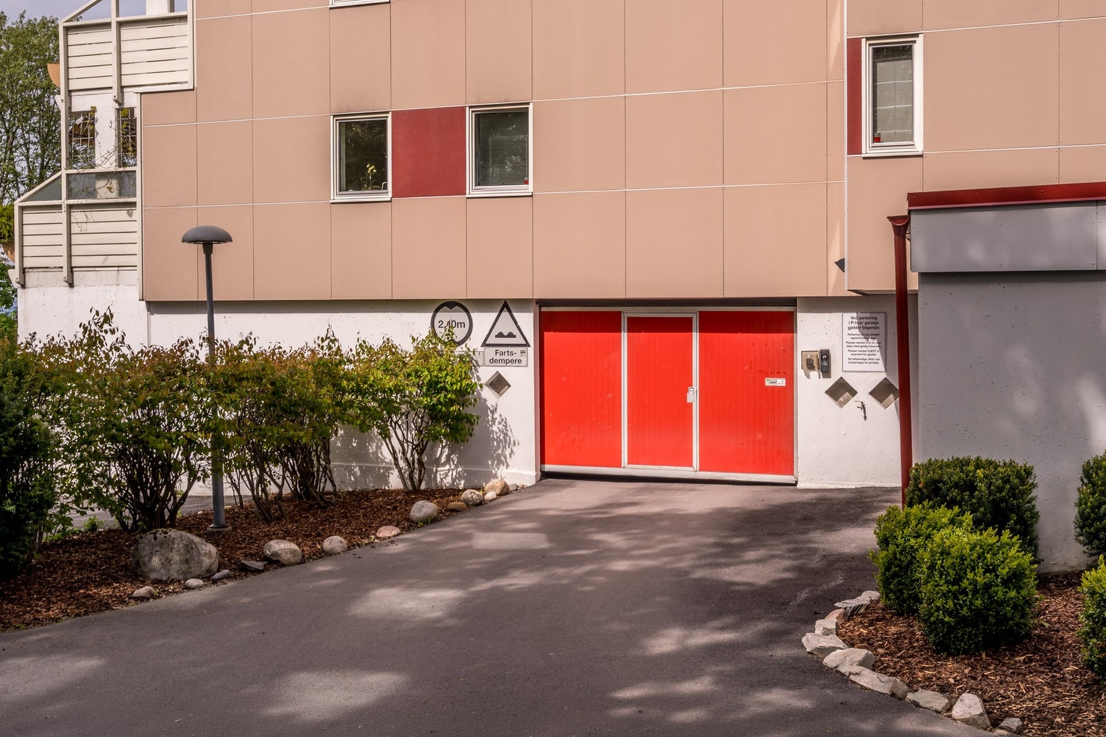 Innkjørsel til garasjen Galleribilde