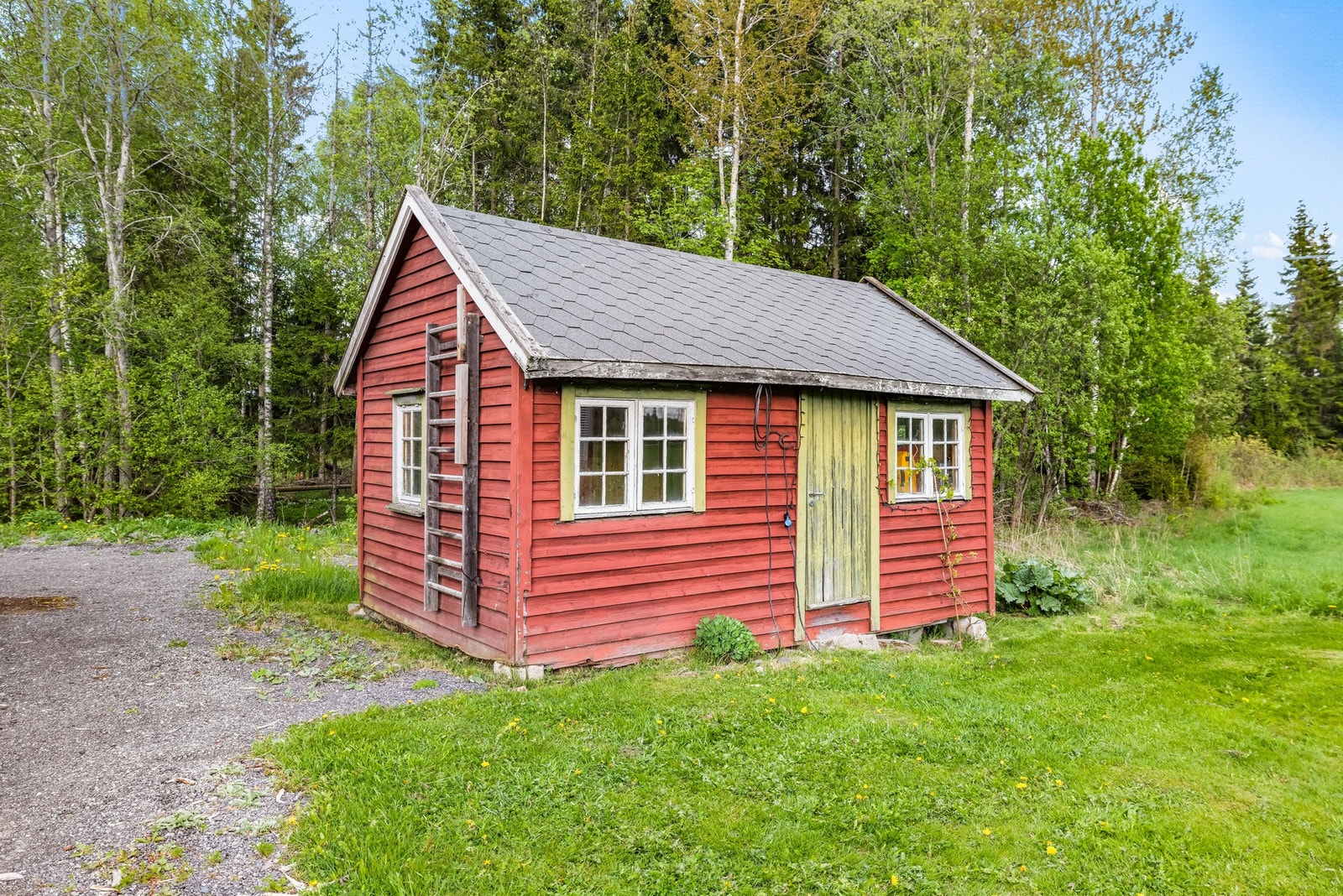 Annekset ligger i nærheten av låven, med et areal på 13 kvm. Galleribilde