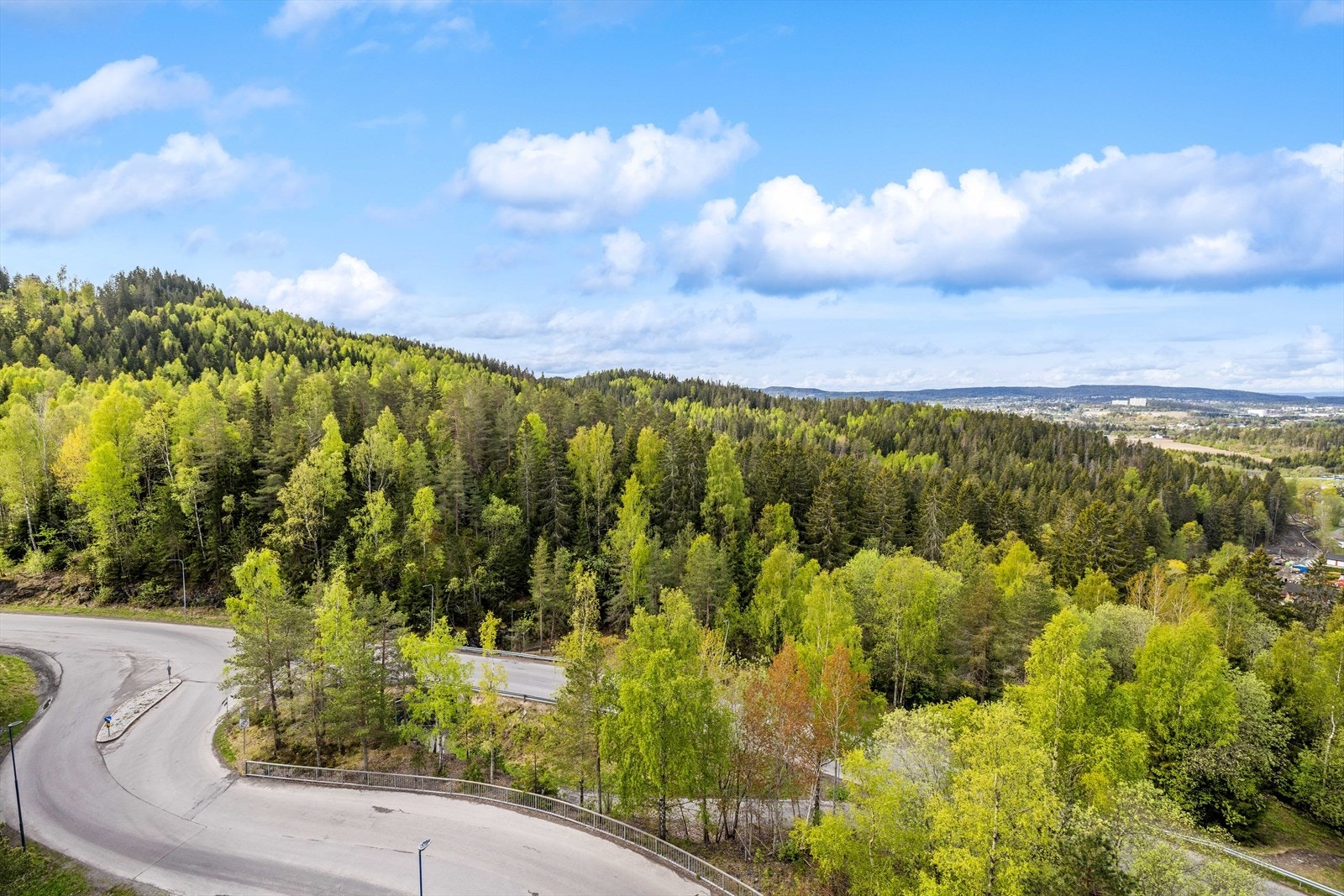 Umiddelbar nærhet til Østmarka med et eldorado av friluftsmuligheter. Galleribilde