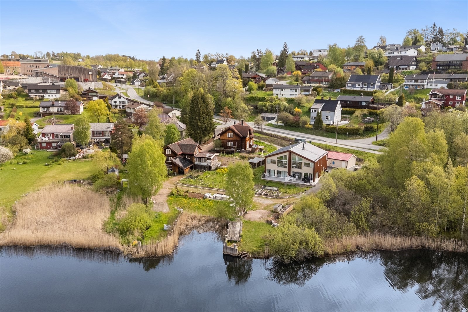Velkommen til en av Heggedals mest sjarmerende eiendommer. Galleribilde
