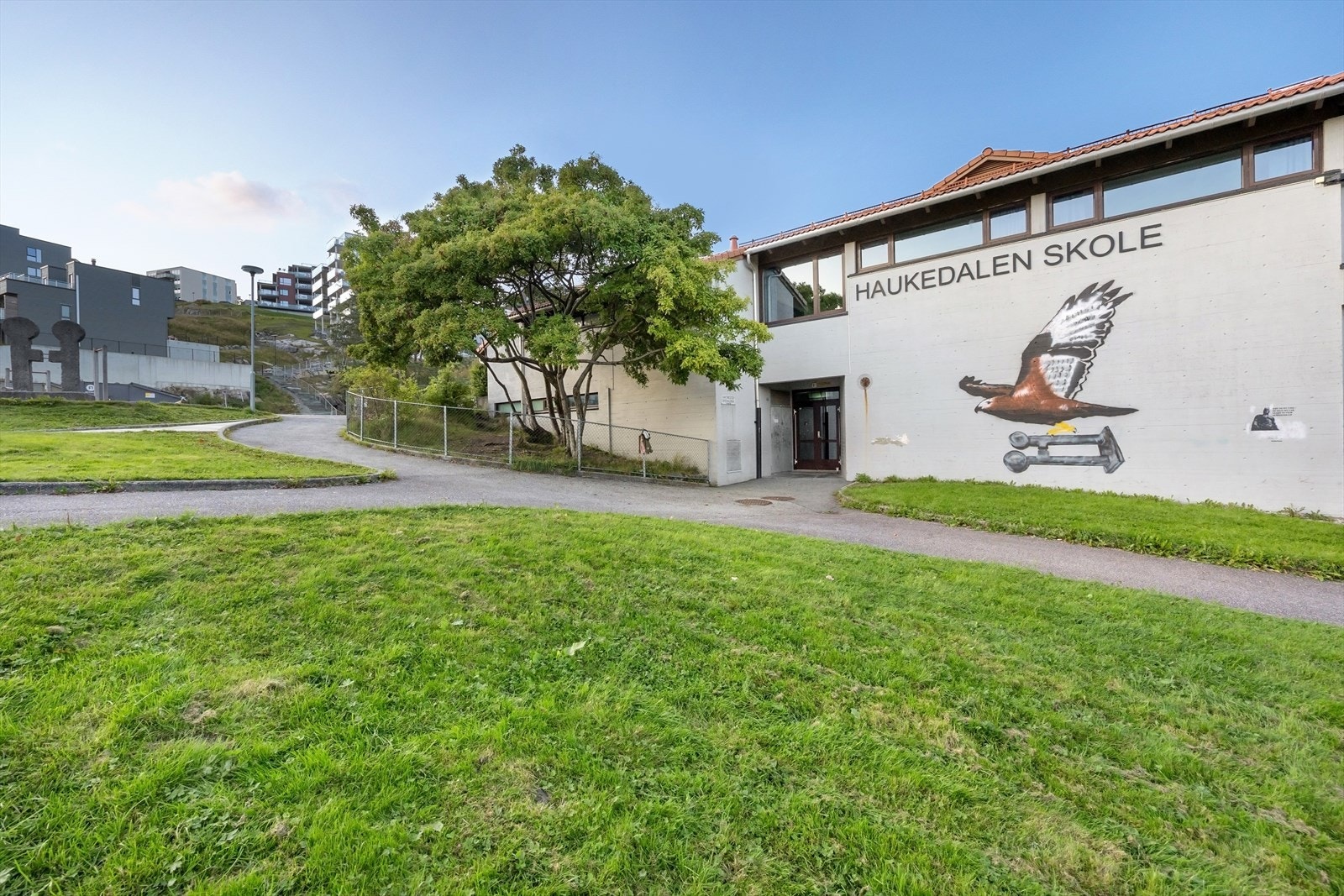 Kort gange til barnehager og skole Galleribilde