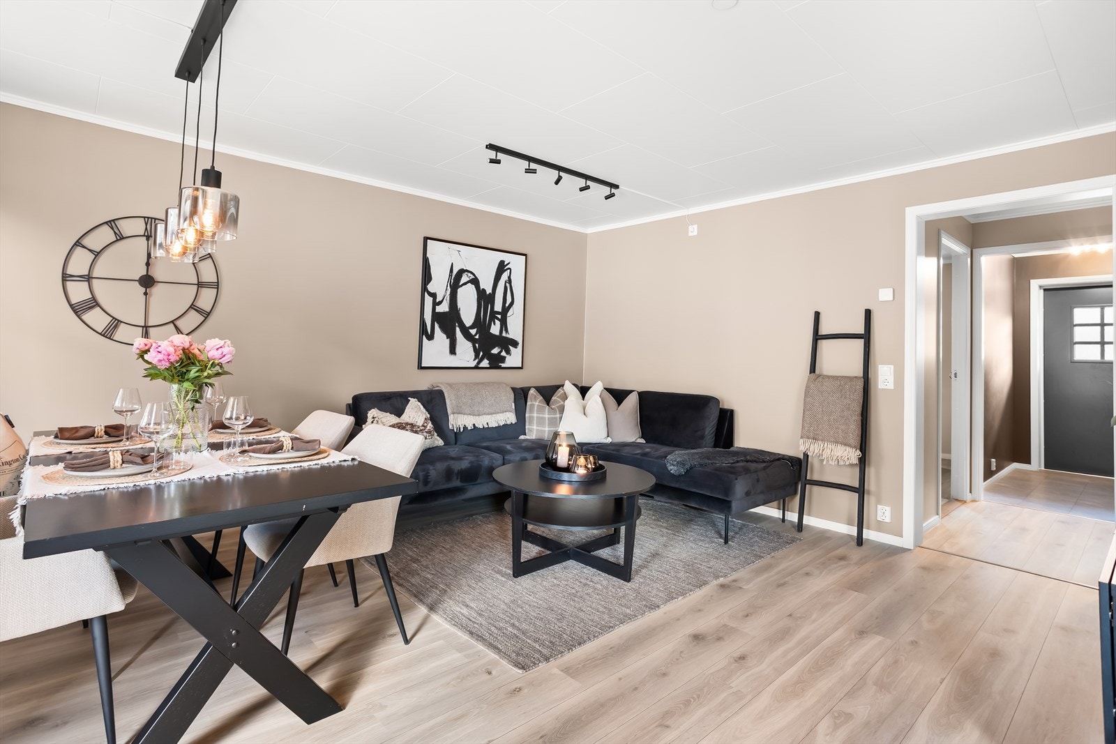 Stuen er lett å møblere etter eget ønske. Galleribilde