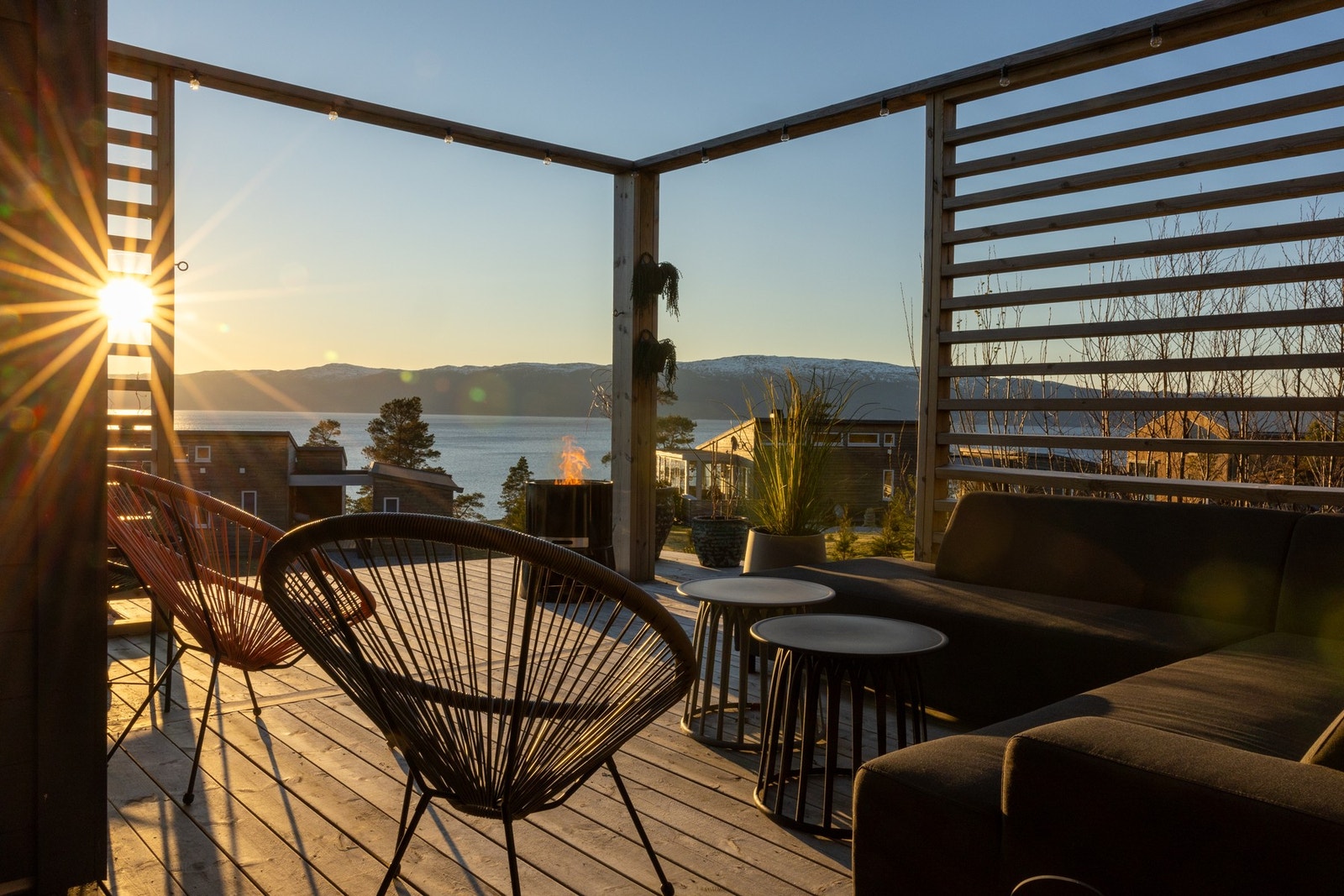 Terrasse med pergola ble bygd i 2024. Trivelig areal for å nyte varme sommerdager og vakker utsikt! Galleribilde