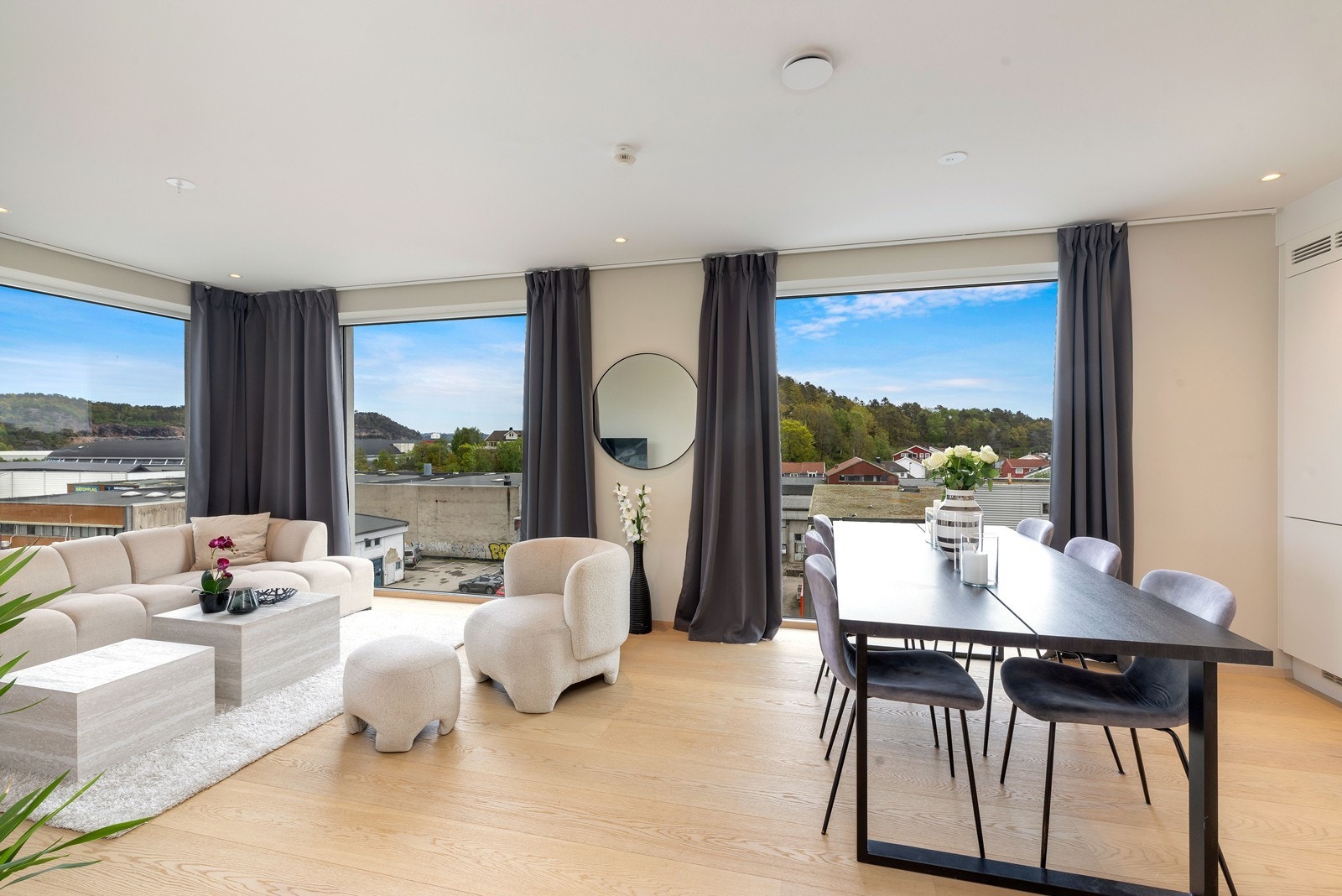 Stue med plass til spisebord Galleribilde