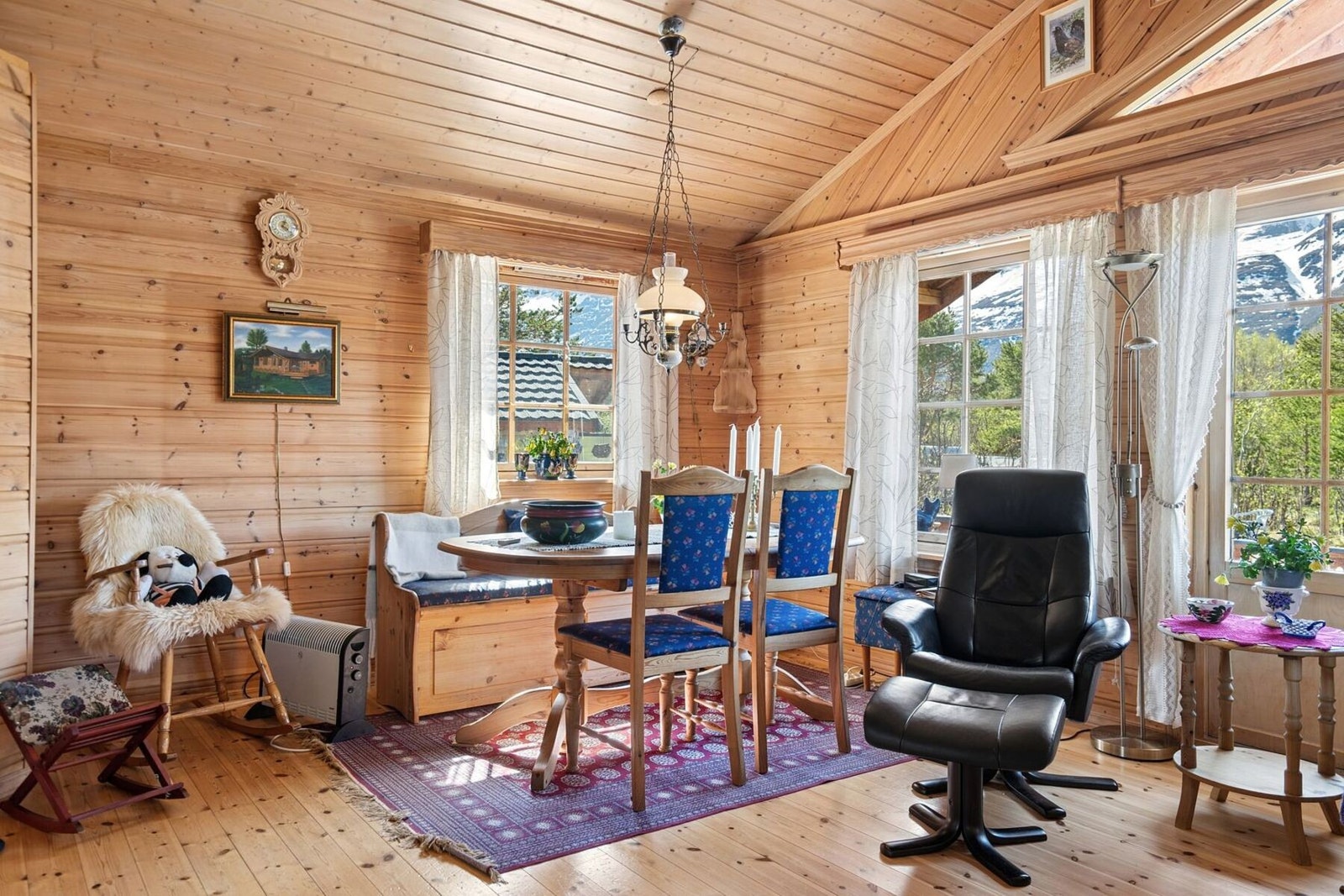God plass til spisegruppe Galleribilde