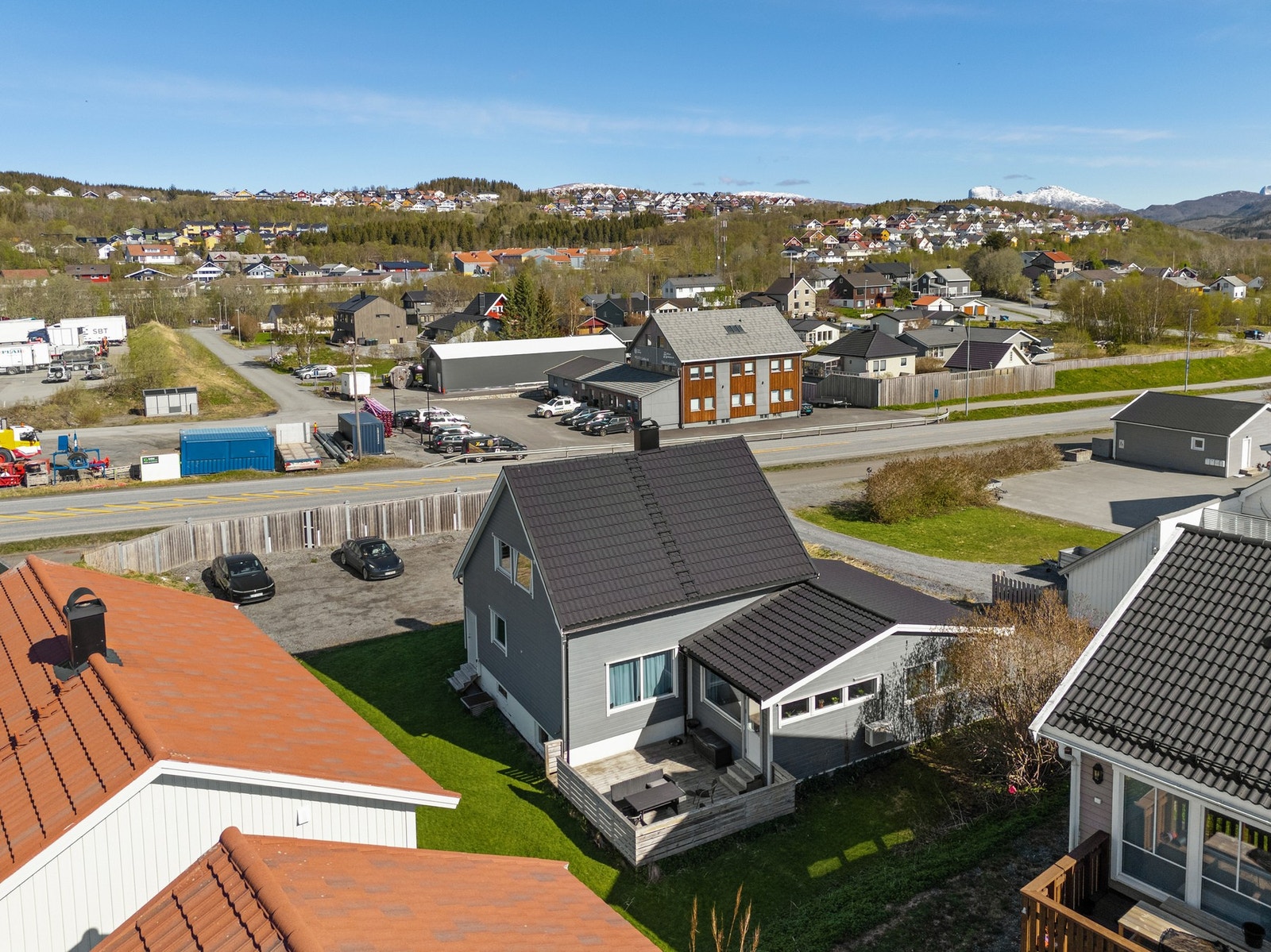 Boligen ligger i et område med svært gode turmuligheter i skog og mark. Galleribilde