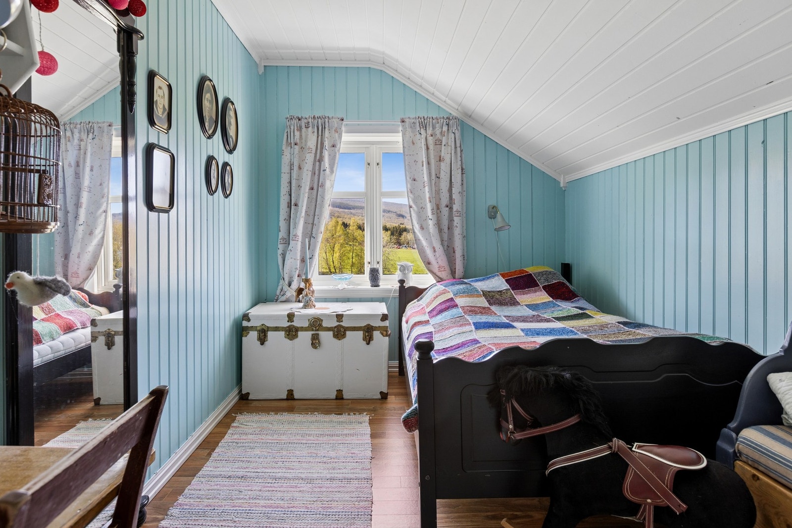 Soverom på loft. Galleribilde