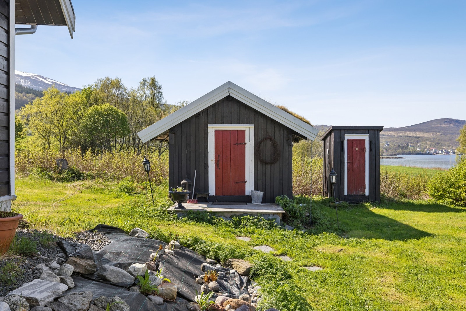 Stabbur/lekestue. Galleribilde