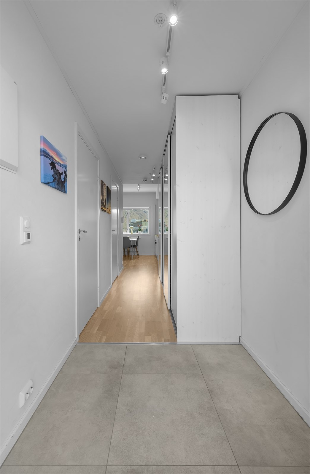Flislagt inngangsparti Galleribilde