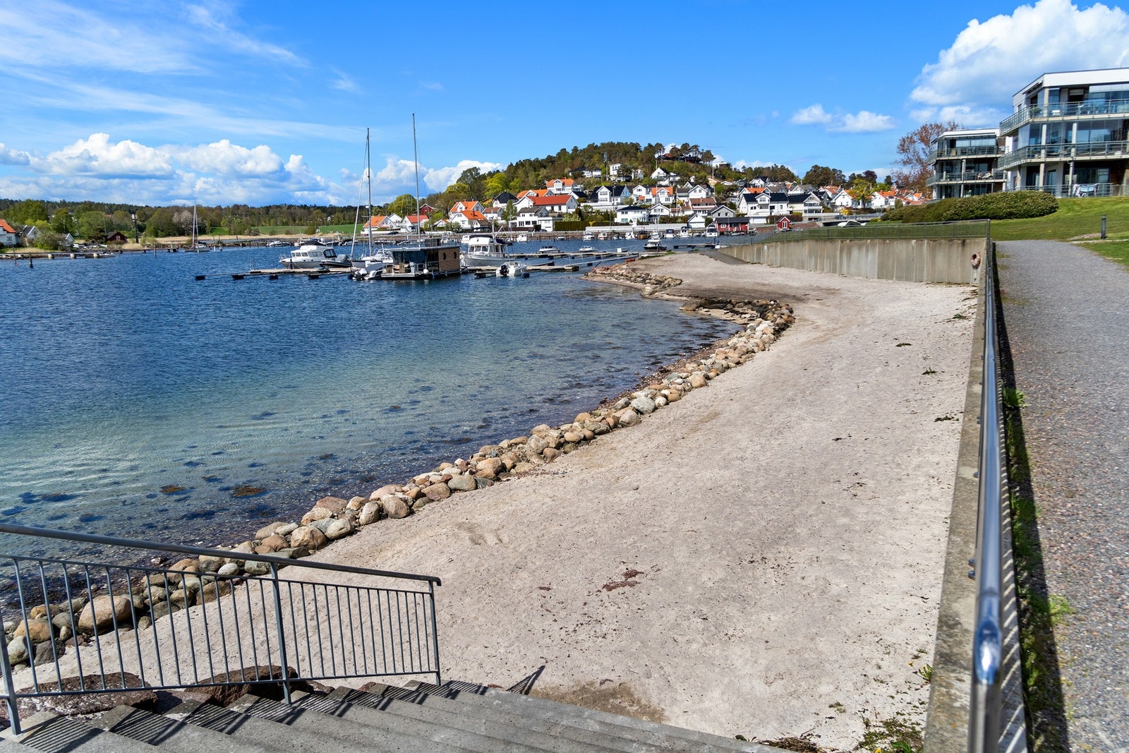 Stranden på Jarlsø Galleribilde