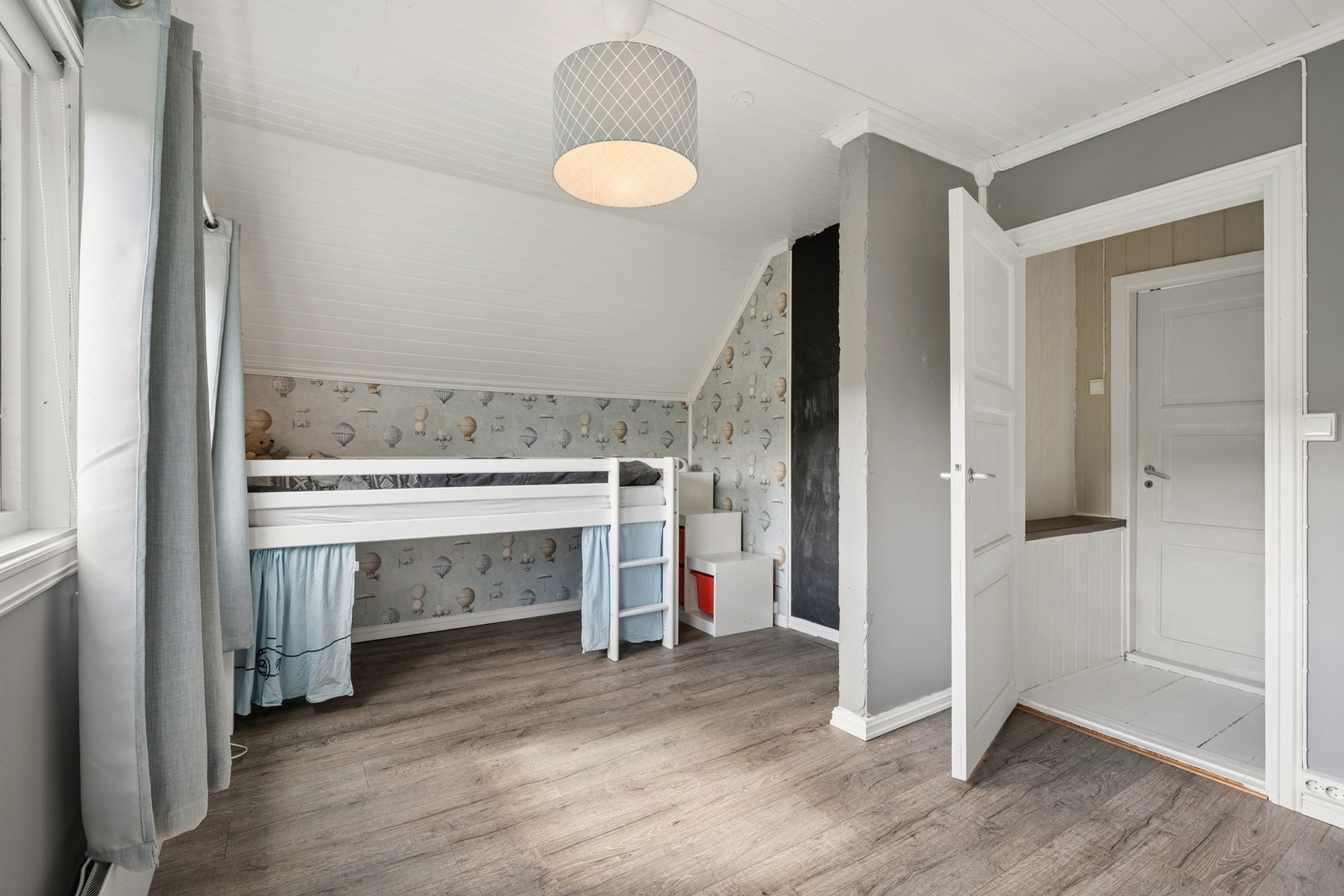 Rommet er i dag innredet som barnerom. Galleribilde