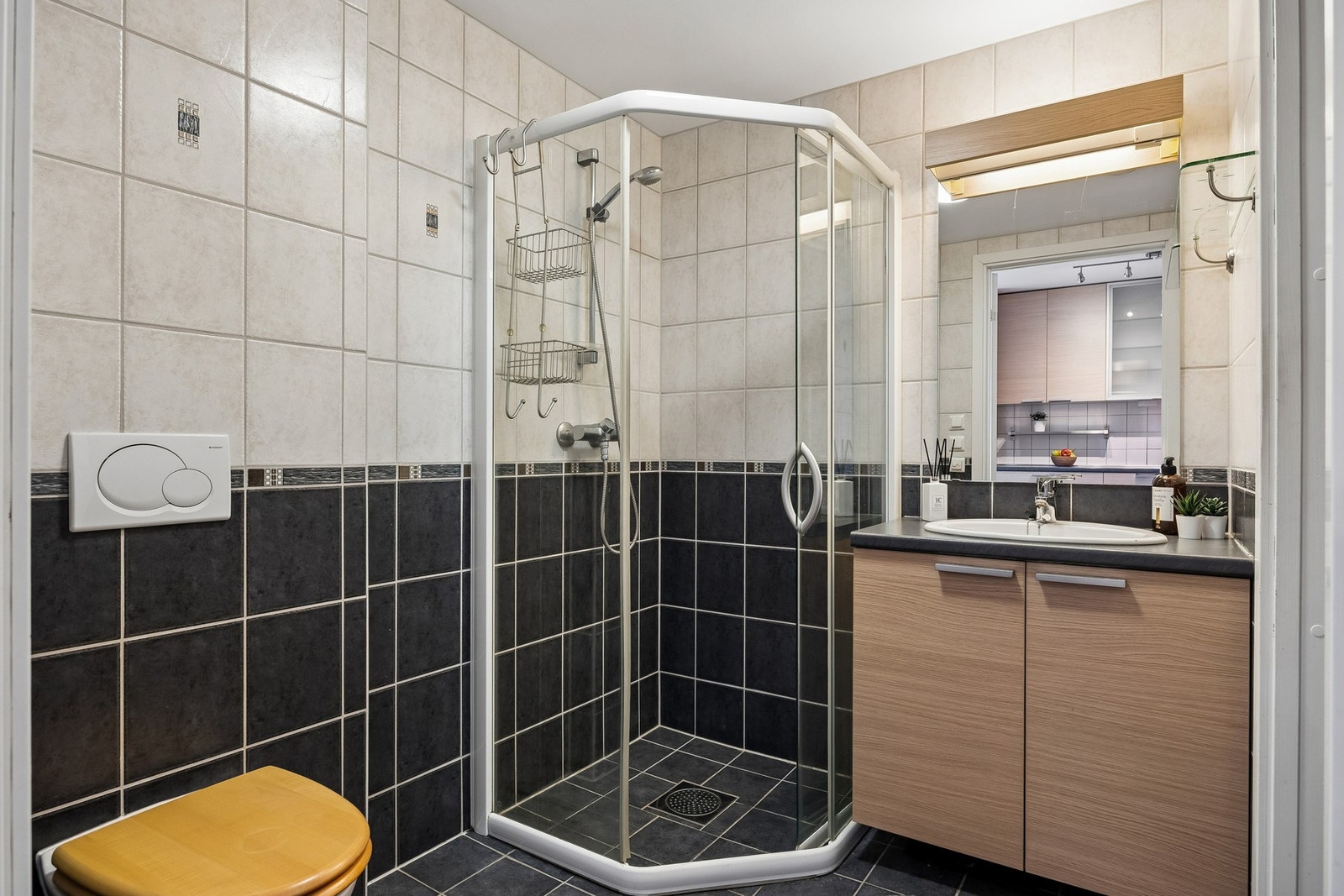 Badet ligger i tilknytning til entréen. Galleribilde