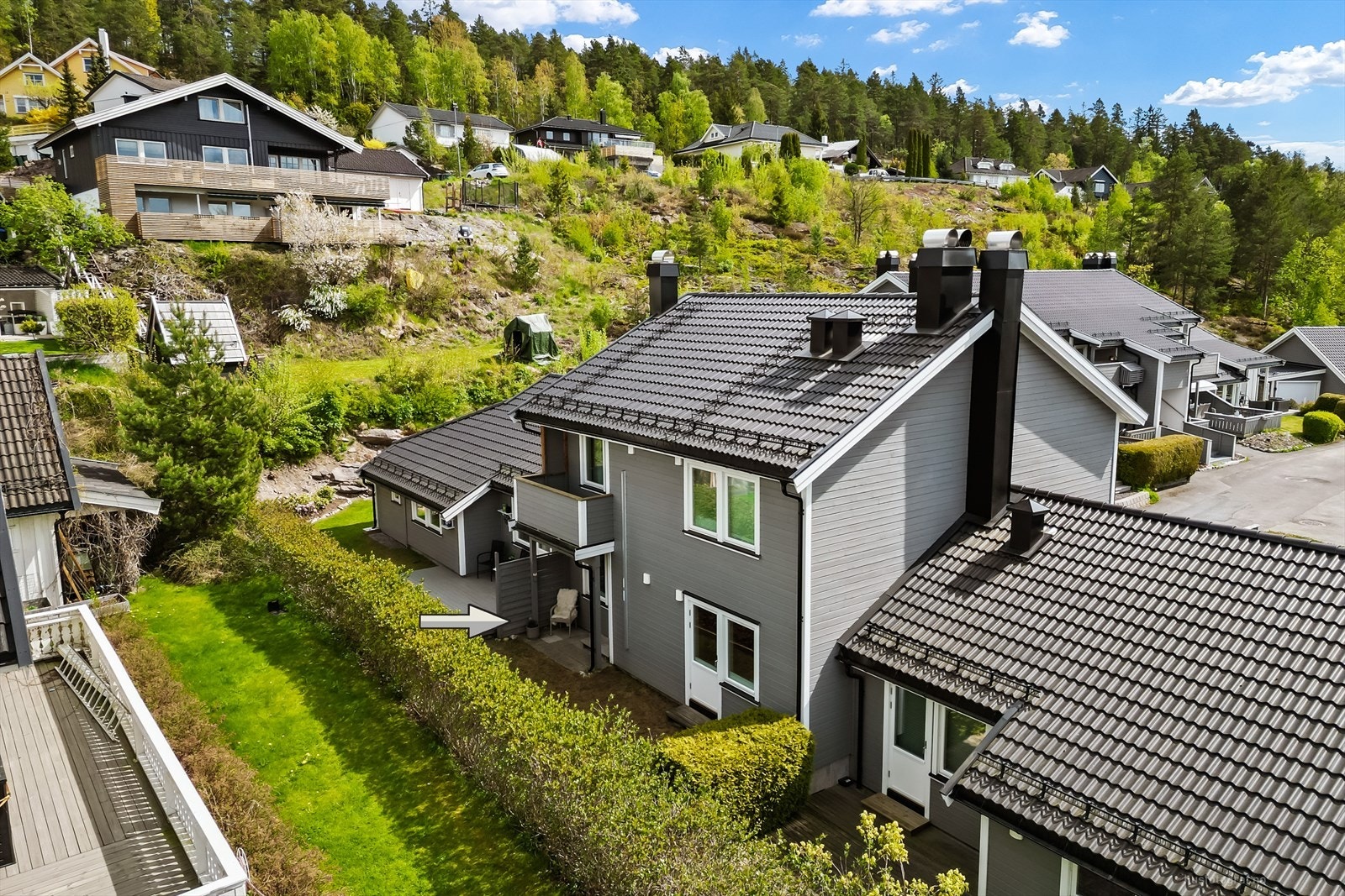 Leiligheten ligger i et veletablert og rolig rekkehusområde. Galleribilde