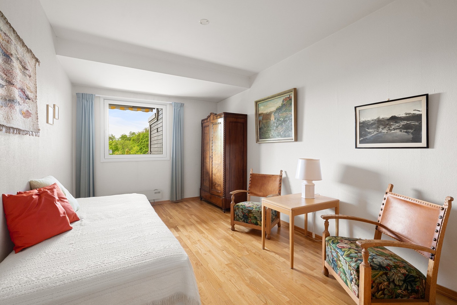 Soverom 2 med god plass til både seng og skapplass. Galleribilde