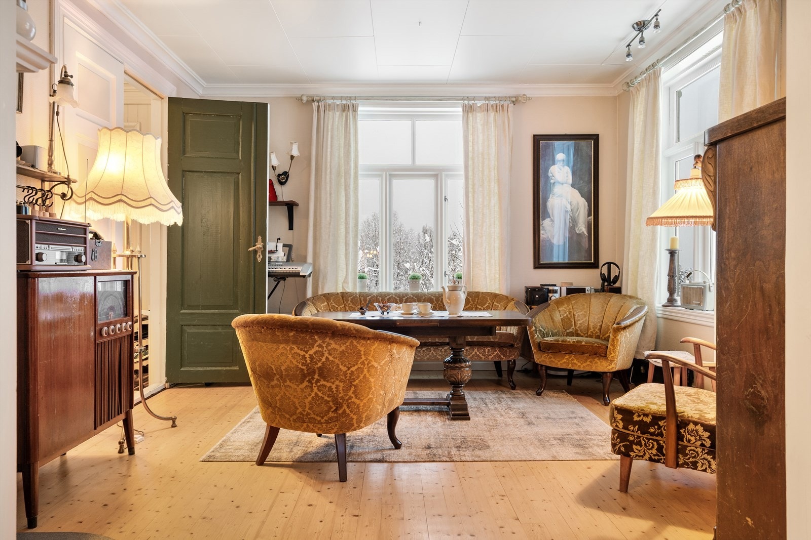 Velkommen inn til en vakker bolig med over 100 år med historie. Galleribilde