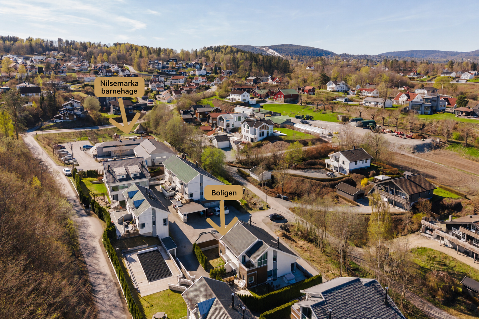 Den umiddelbare nærheten til Nilsemarka barnehage, gjør boligen spesielt attraktiv for småbarnsfamilier. Galleribilde