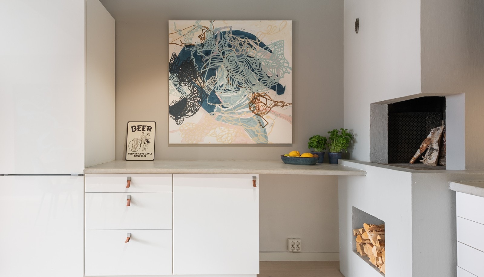 Herlig peis som skaper lun stemning og gir god varme på kalde vinterdager Galleribilde