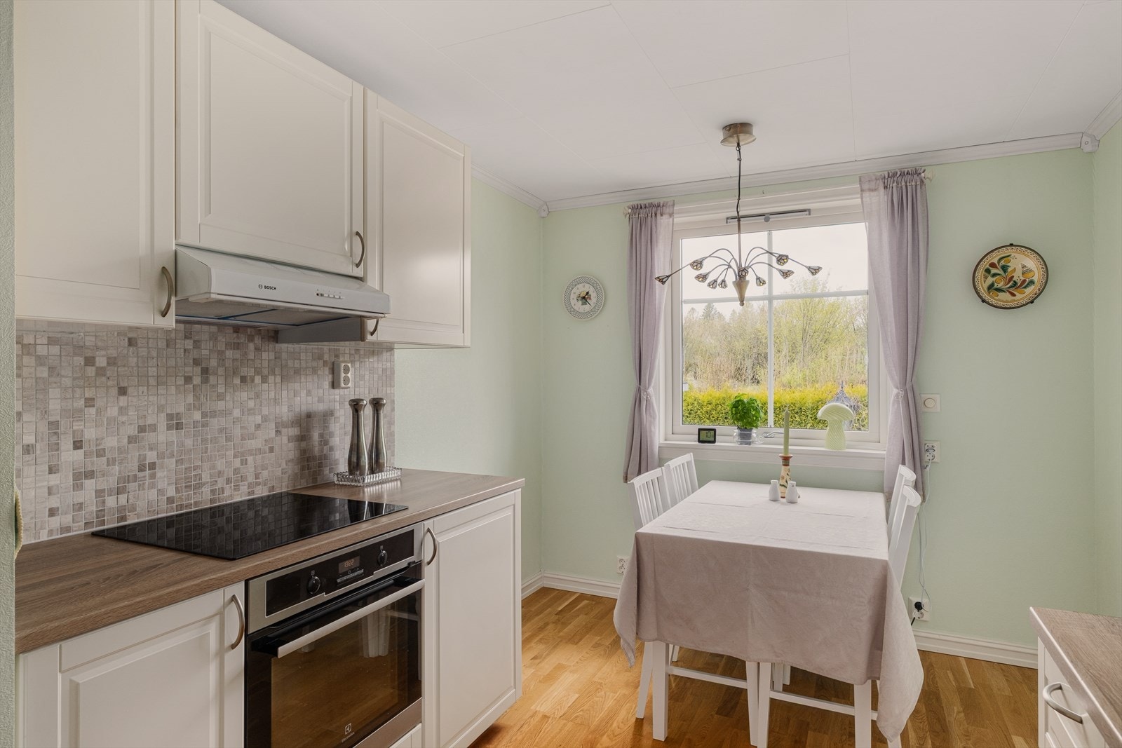 - Kjøkkenet måler 16m² - Galleribilde