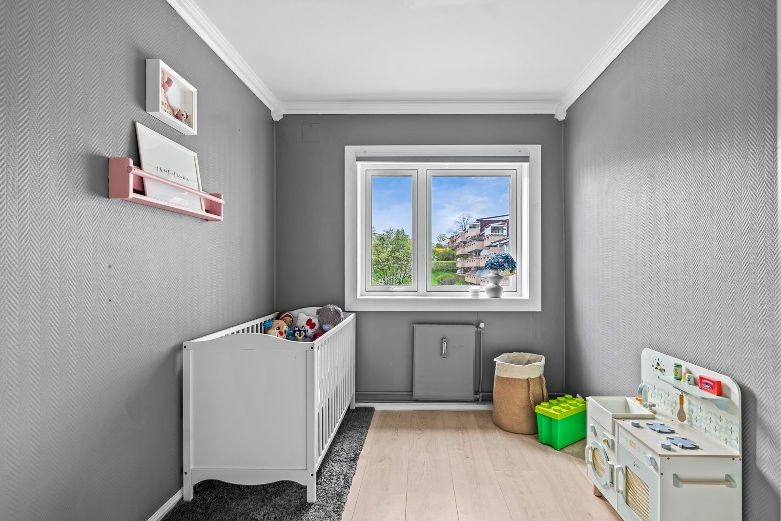 Soverom nr. 2 fungerer ypperlig som barnerom, gjesterom eller kontor - her er mulighetene mange. Galleribilde