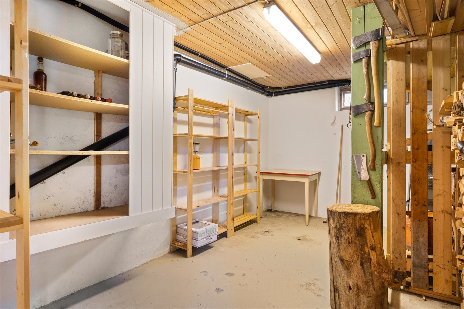 Bod på 11,9 m² med god lagringsplass. Galleribilde