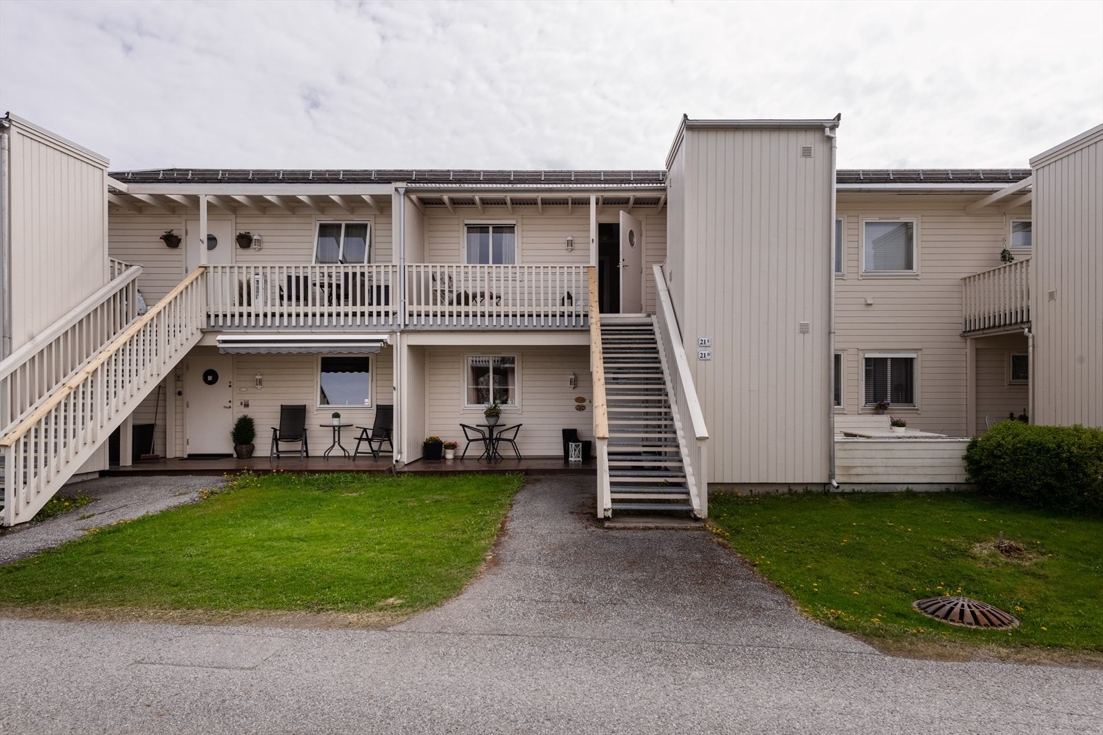 Her flytter du inn i en fin og moderne leilighet med fantastisk beliggenhet og et hyggelig nabolag. Galleribilde