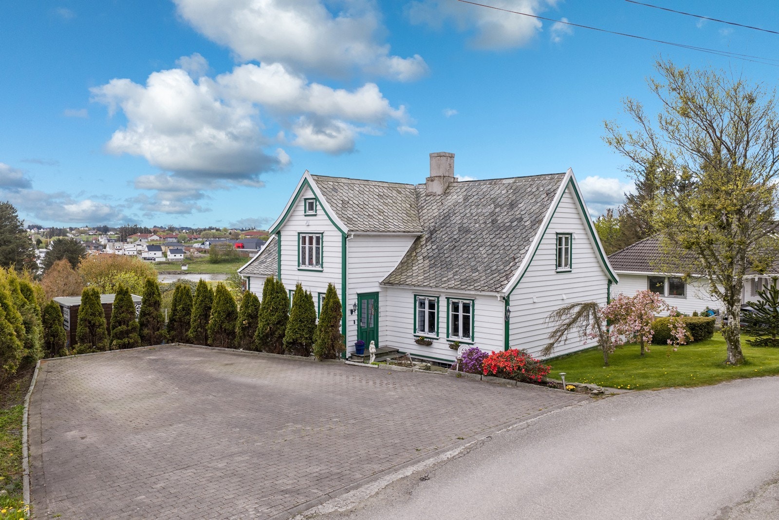 Gode parkeringsmuligheter i eget gårdsrom Galleribilde