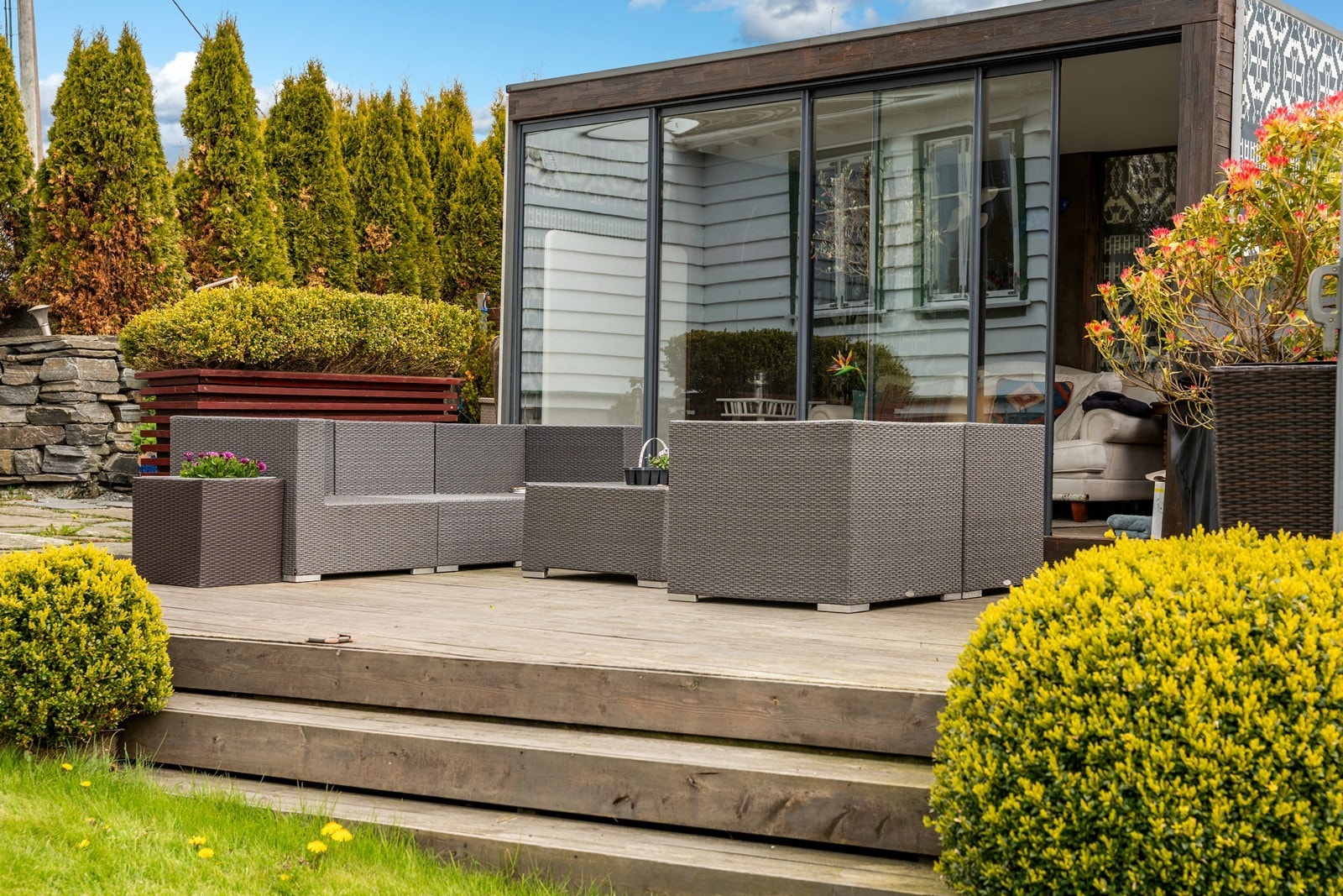 God plass til flere soner på flott opparbeidet terrasse Galleribilde