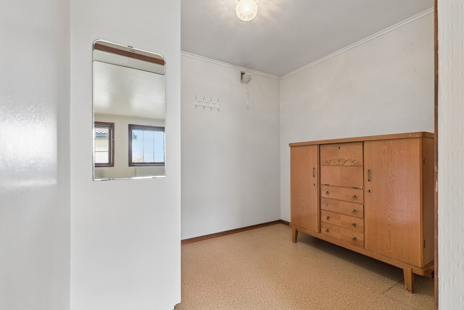 Sovealkove i sokkelleiligheten. Galleribilde
