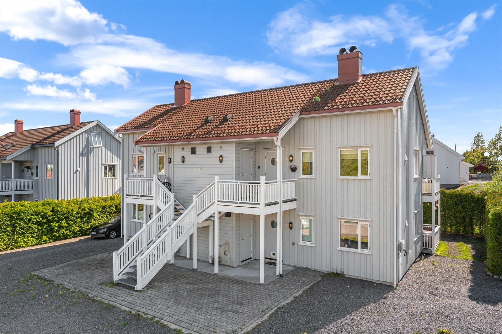 Herfra har man kun få minutters gangavstand til Kiwi, bakeri, apotek, og frisør. Galleribilde