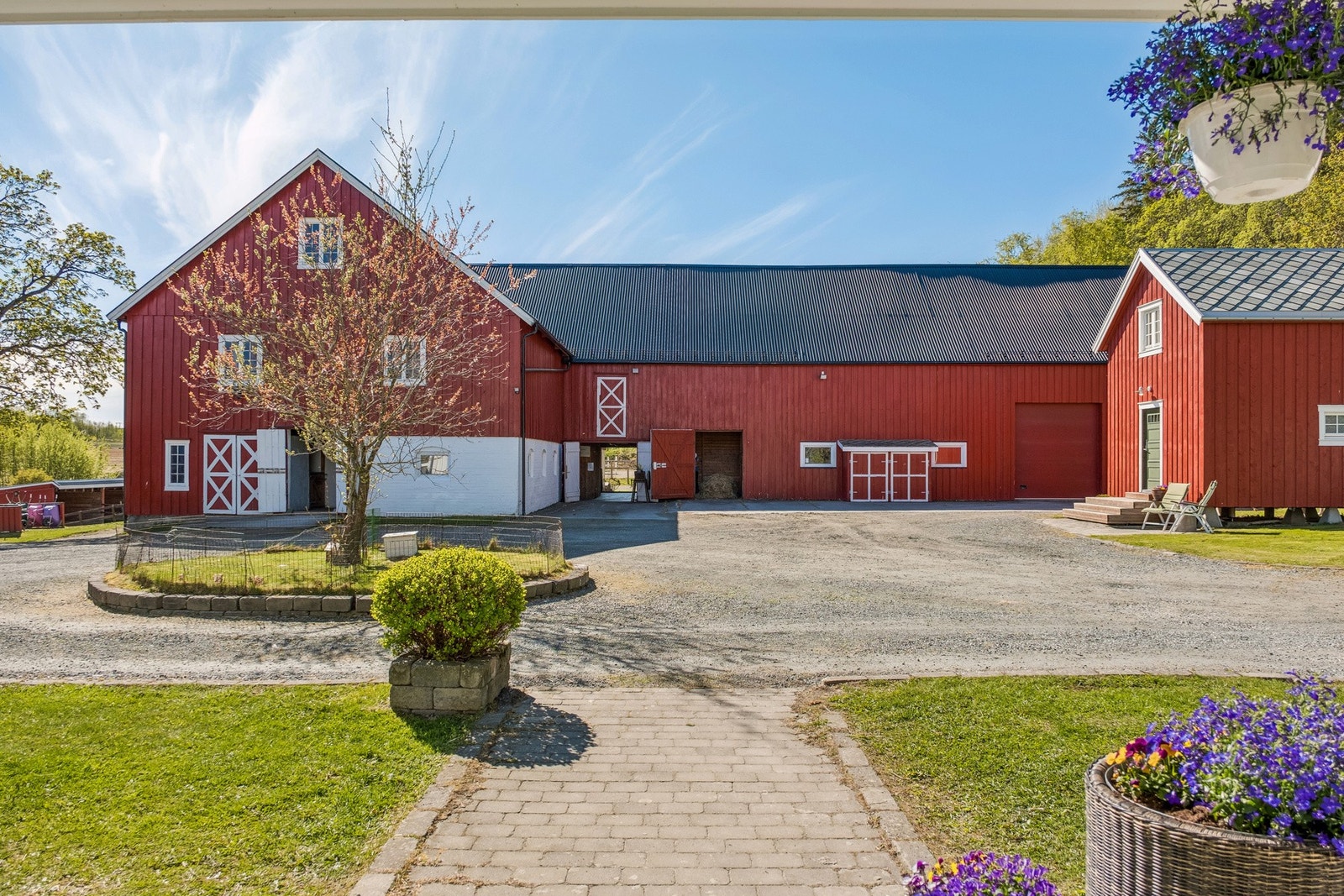 Uthus ombygd til stall i 2004 Galleribilde