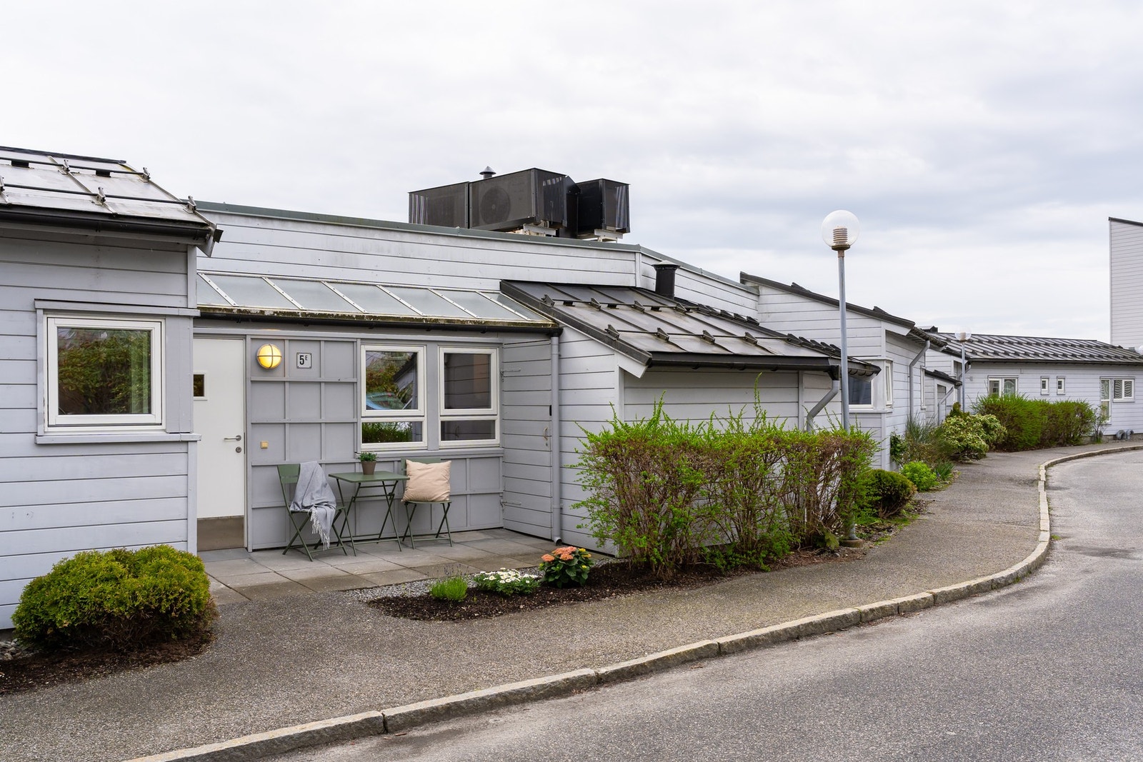 Ved inngangspartiet har man en utvendig bod. Galleribilde