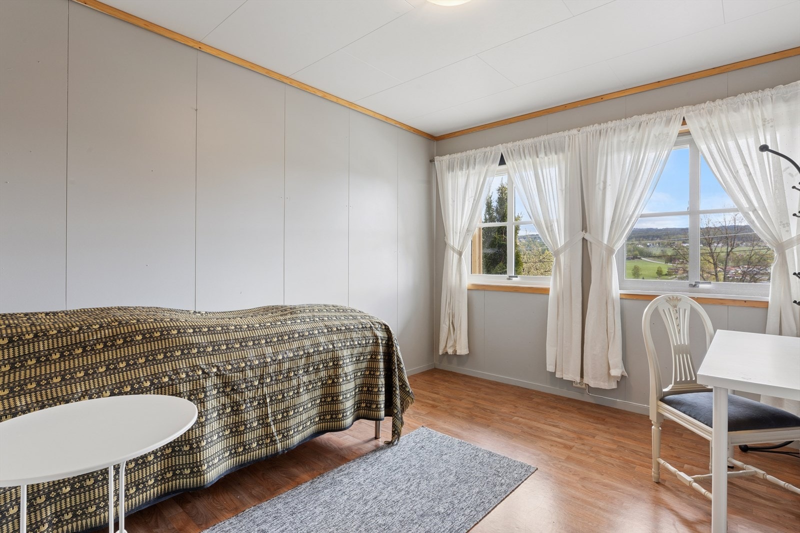 Det andre soverommet har plass til seng og oppbevaringsmøbler. Galleribilde