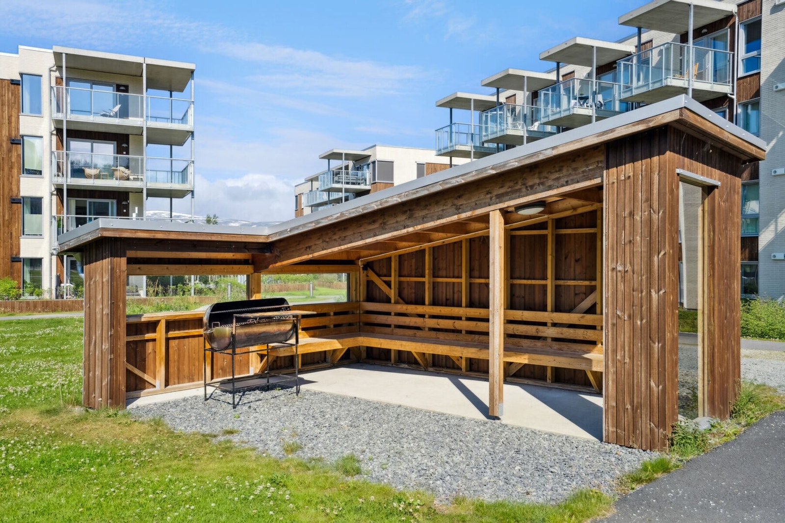 Felles grillplass tilgjengelig for beboerne. Galleribilde