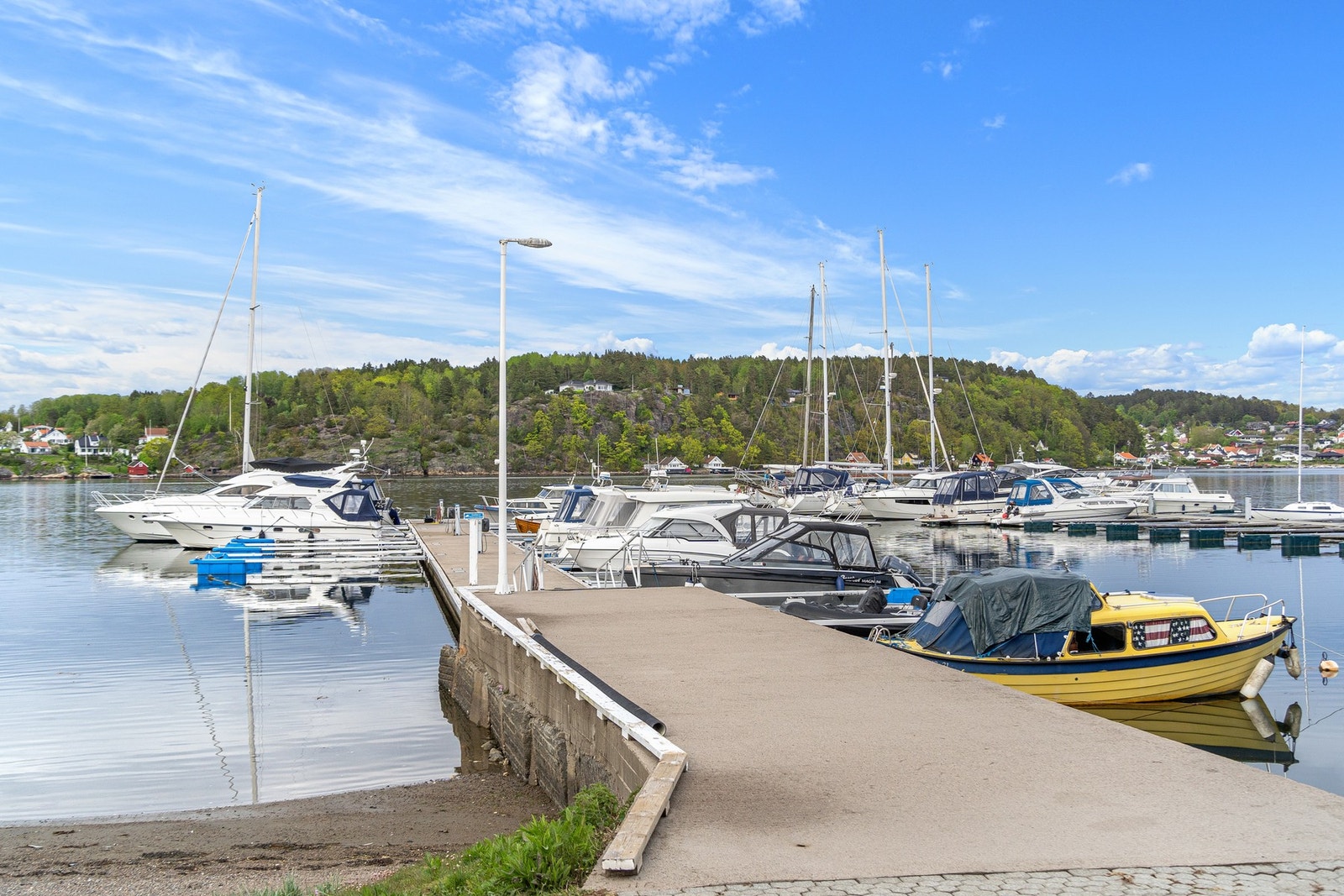 Områdebilde fra området ved Kråkere båtforening hvor det er mulighet for båtplass Galleribilde