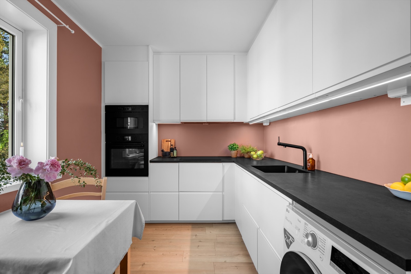 Velholdt og stilrent IKEA-kjøkken oppgradert i 2022. Galleribilde