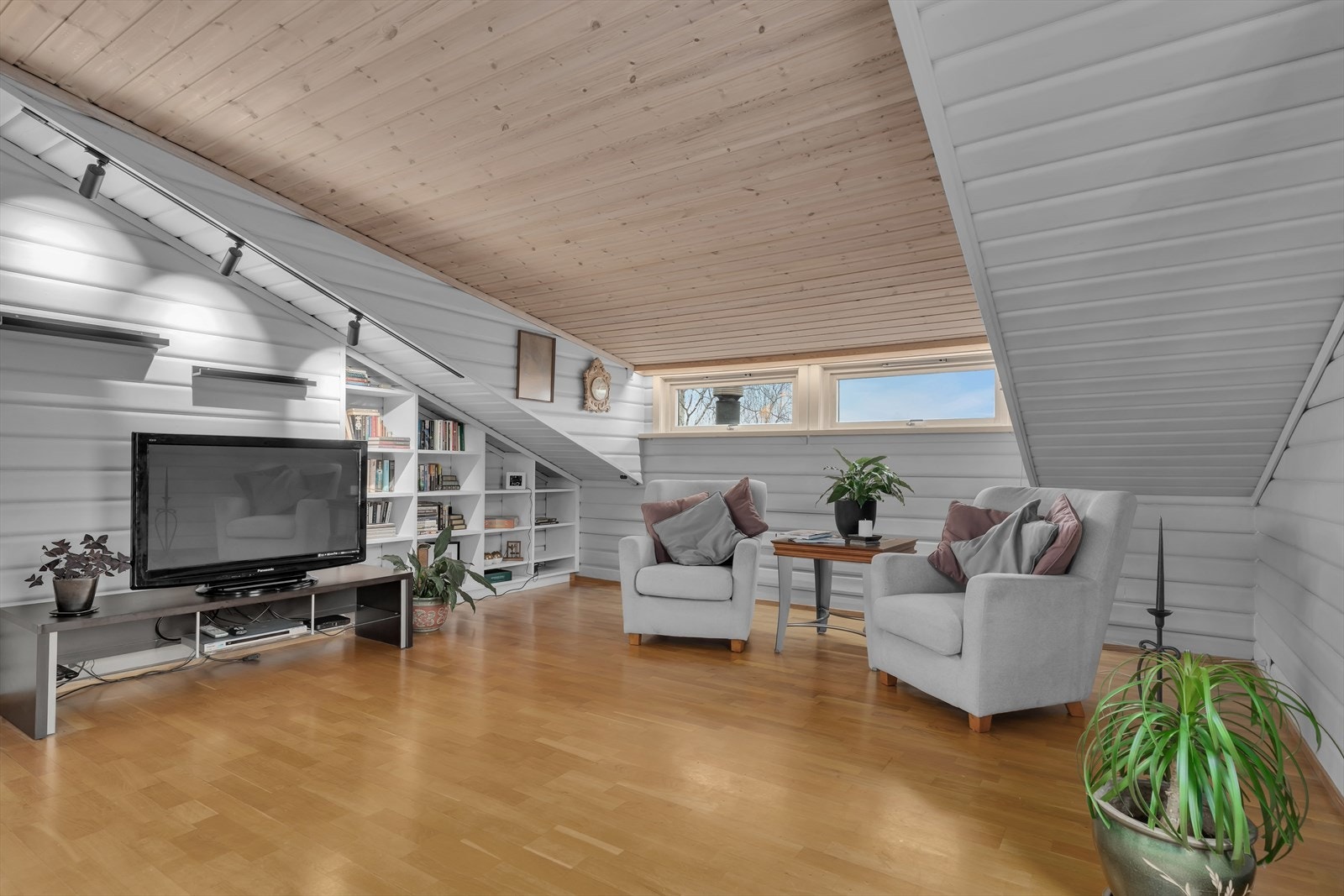 Det er godt med plass til flere møbelgrupper. Galleribilde