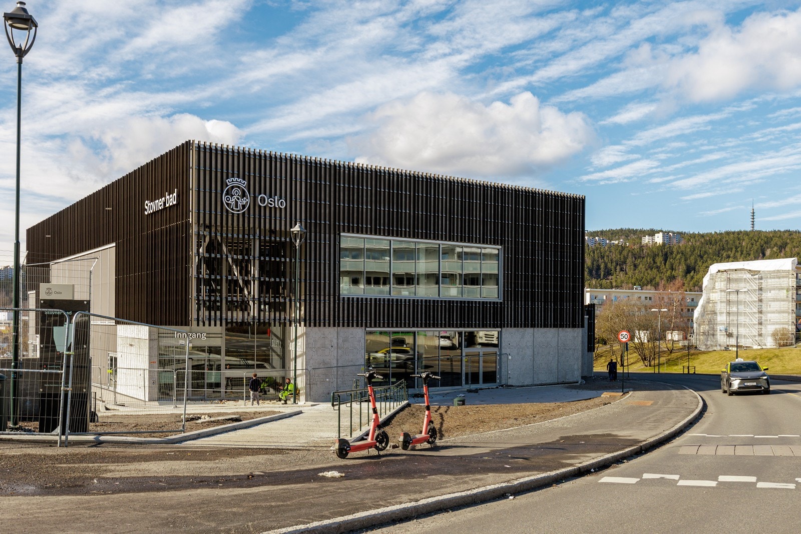 Nye Stovner bad ligger også i nærheten, med moderne svømme- og badeanlegg. Galleribilde