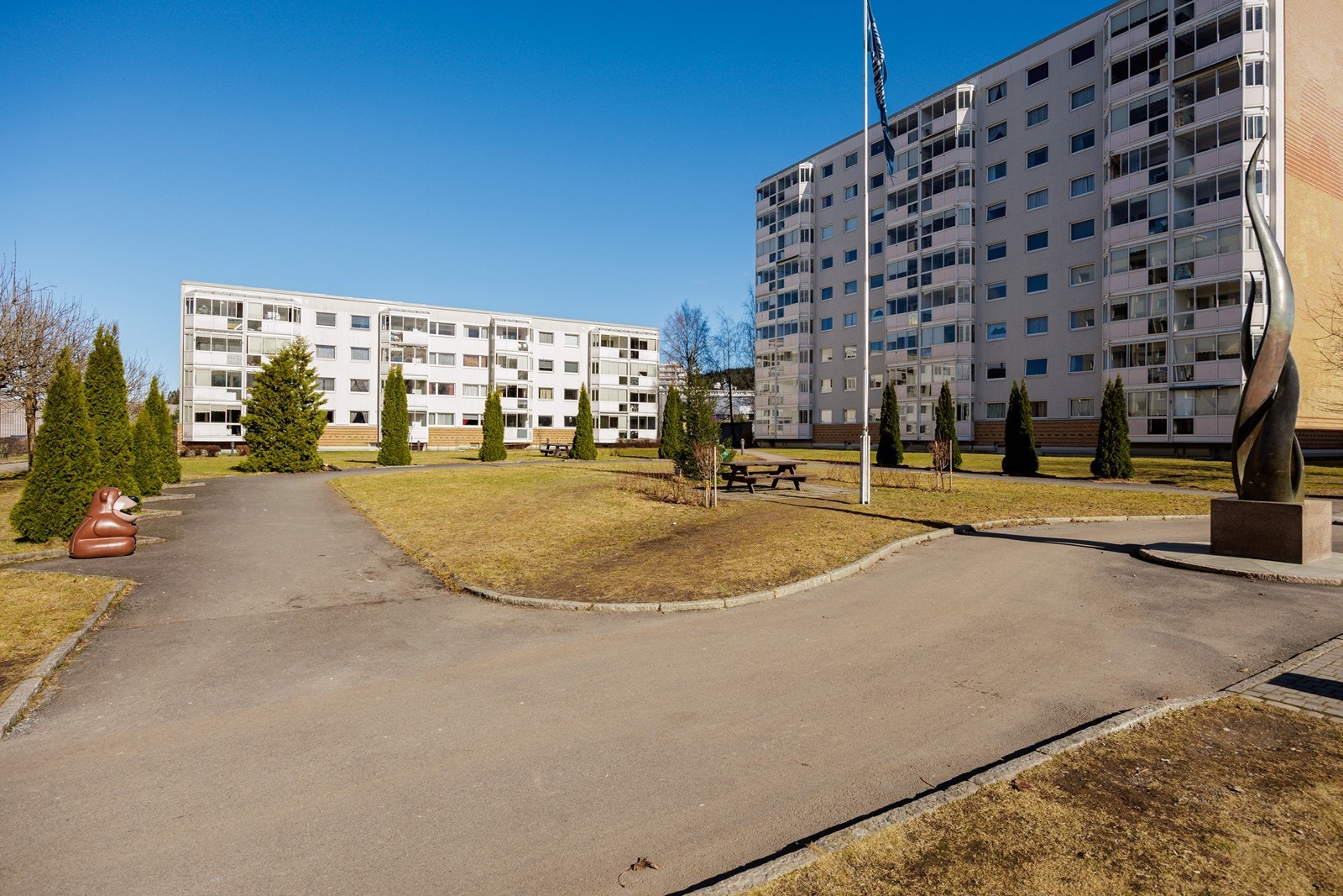 Borettslaget består av flere boligblokker i et etablert og rolig boligområde. Galleribilde