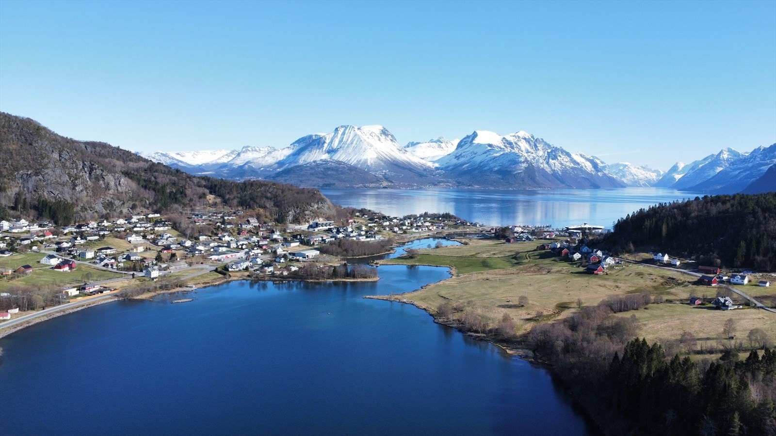 Dronefoto tatt av selger. Galleribilde