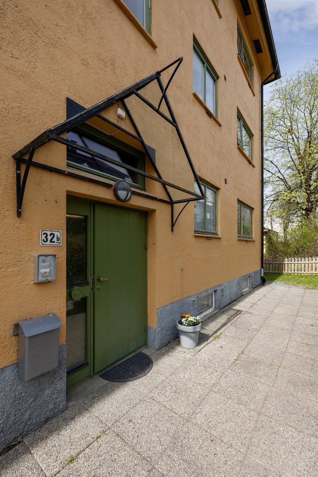 I tillegg til internt kott, disponerer leiligheten to boder for lagring i kjeller og på loft. Galleribilde
