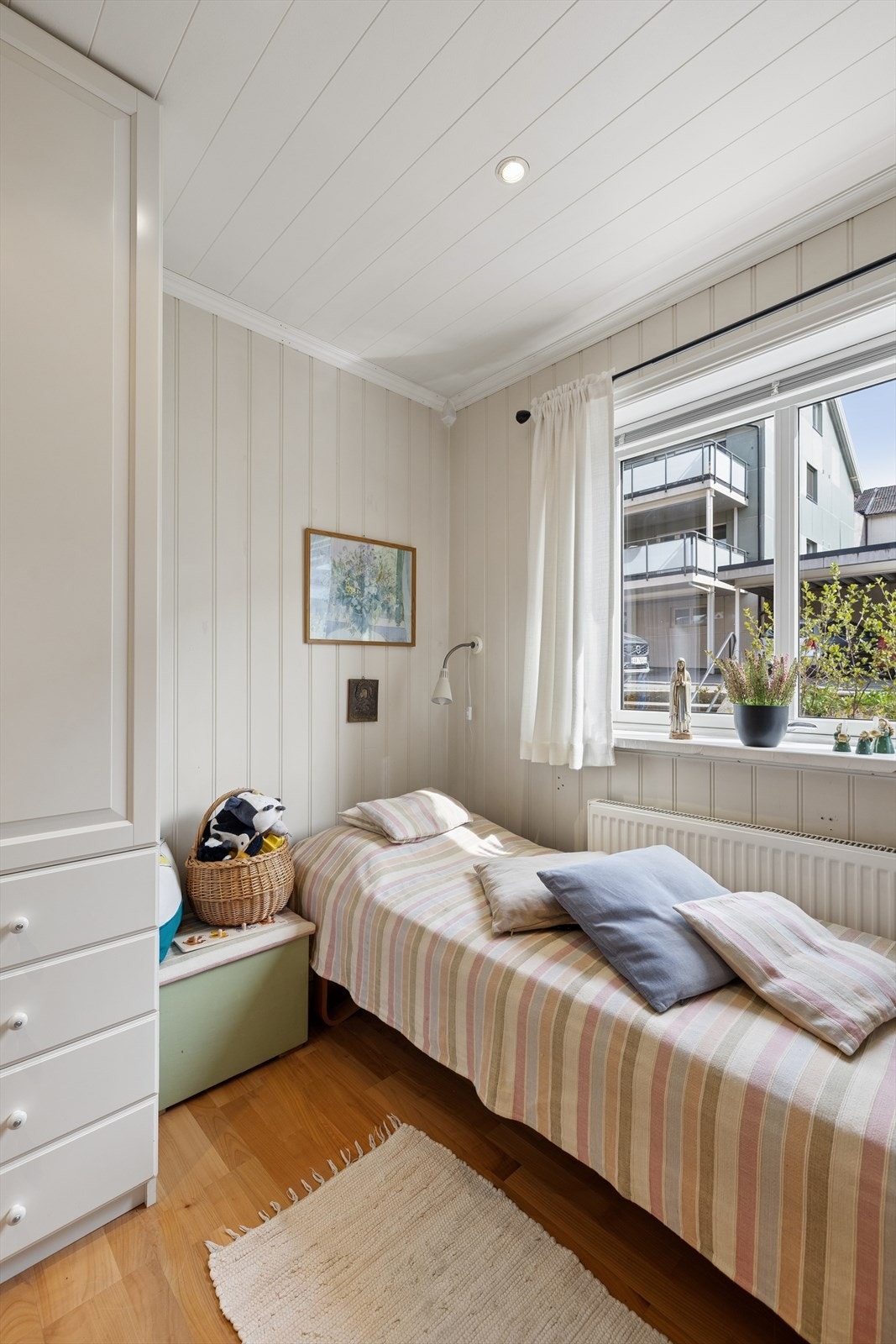 Også her er det plass til seng, og rommet kan også brukes til barnerom, gjesterom eller kontor. Alt etter behov! Galleribilde