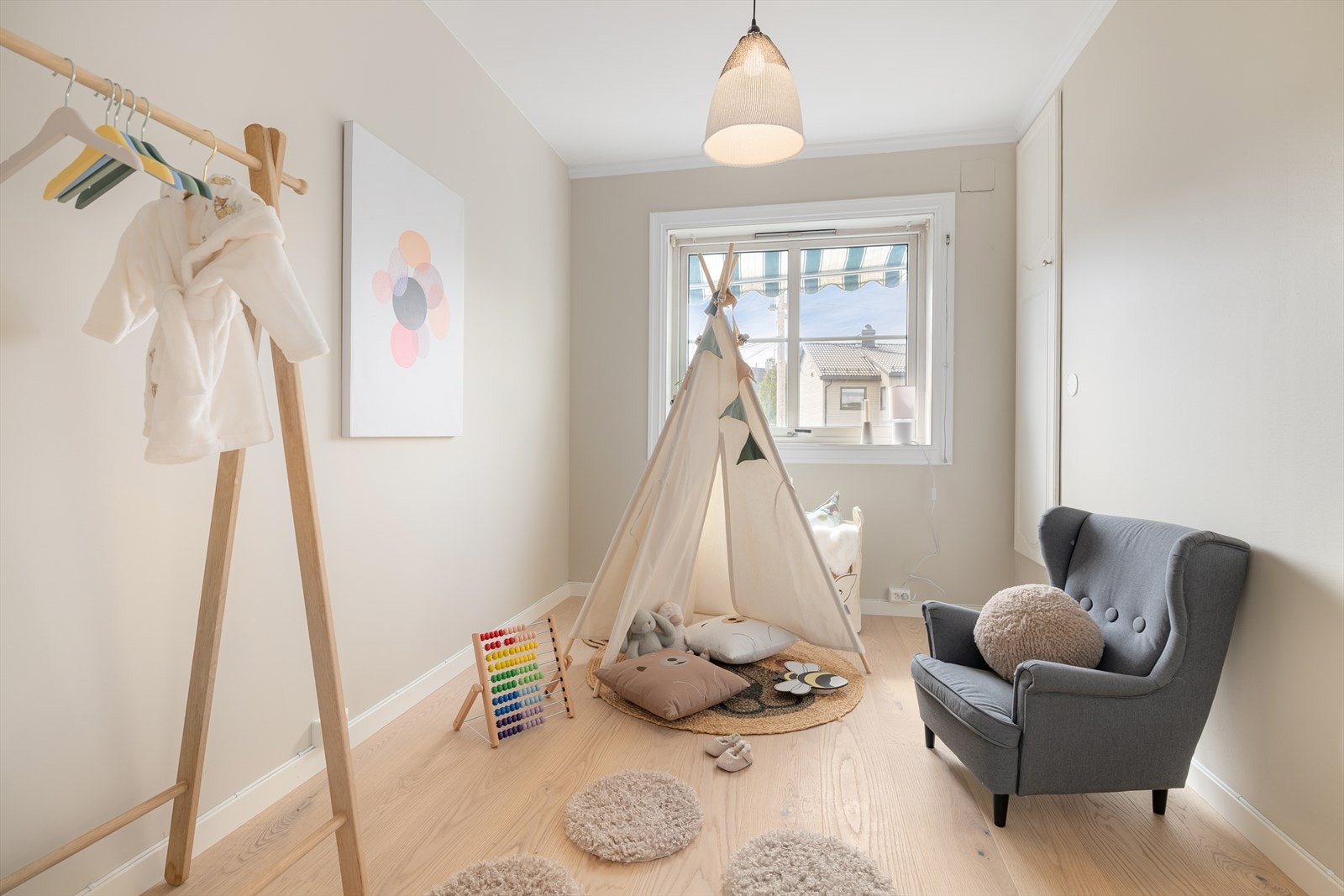 Dette soverommet er perfekt som barnerom, gjesterom eller kontor. Galleribilde