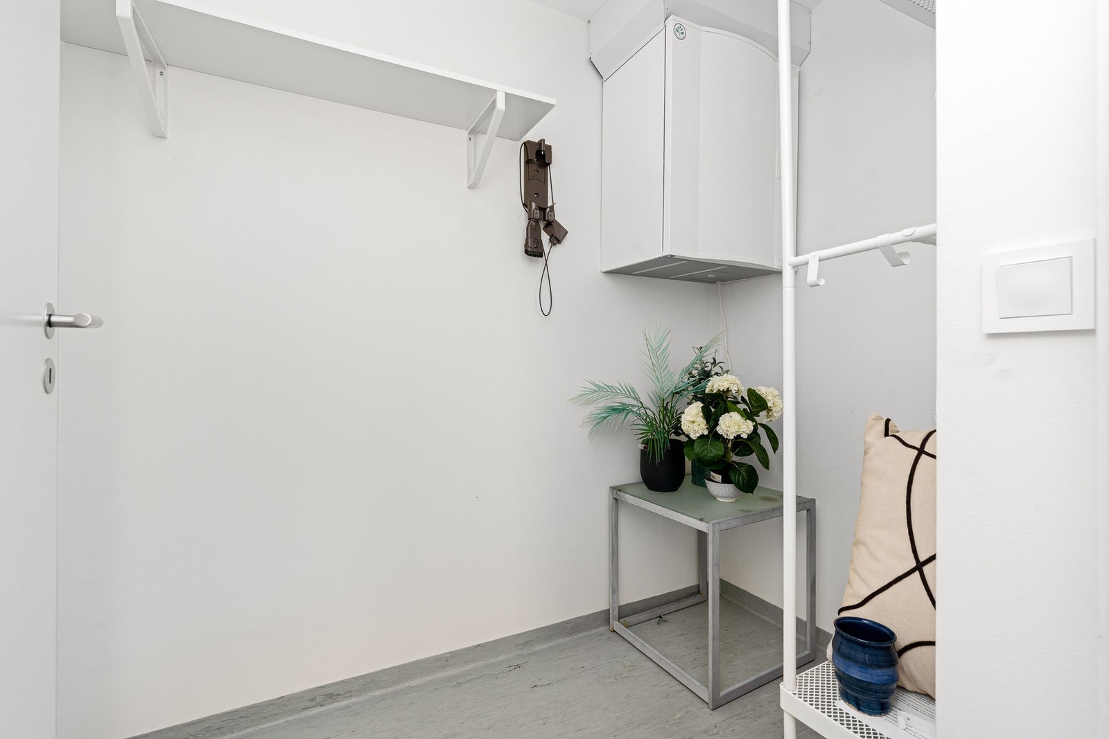 Innforbi badet ligger denne boden/teknisk rom Galleribilde