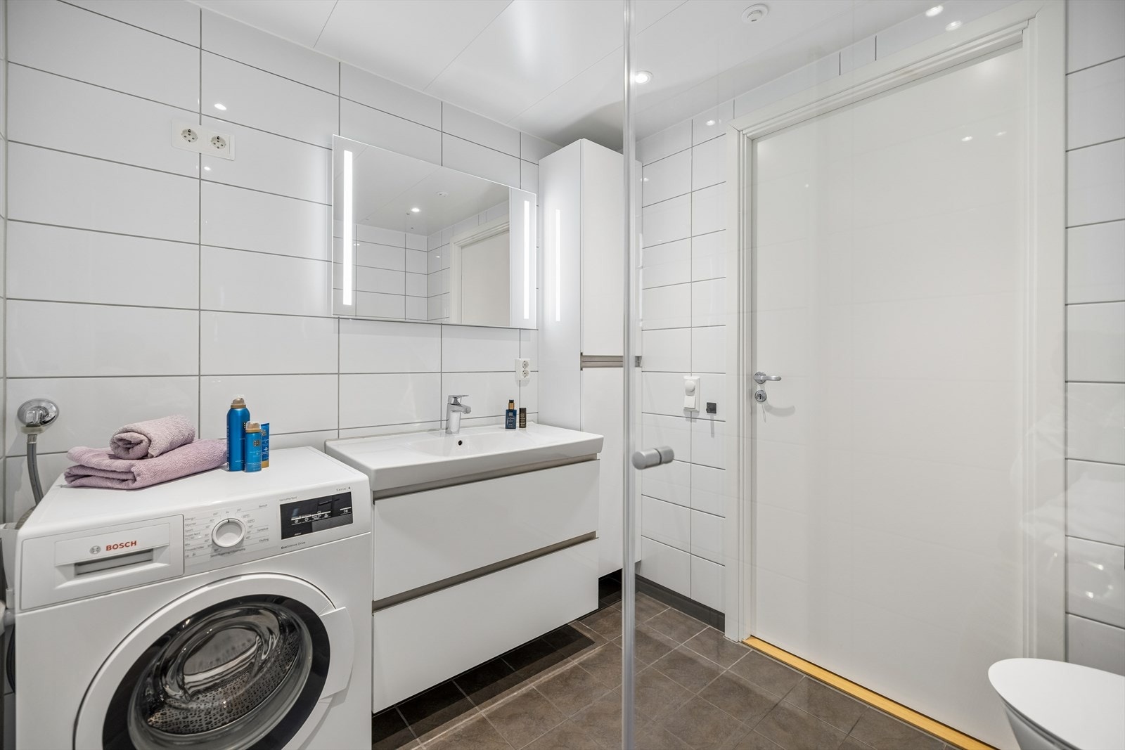 Badet er bygget i henhold til teknisk forskrift fra 2017 og har ferdigattest. Galleribilde