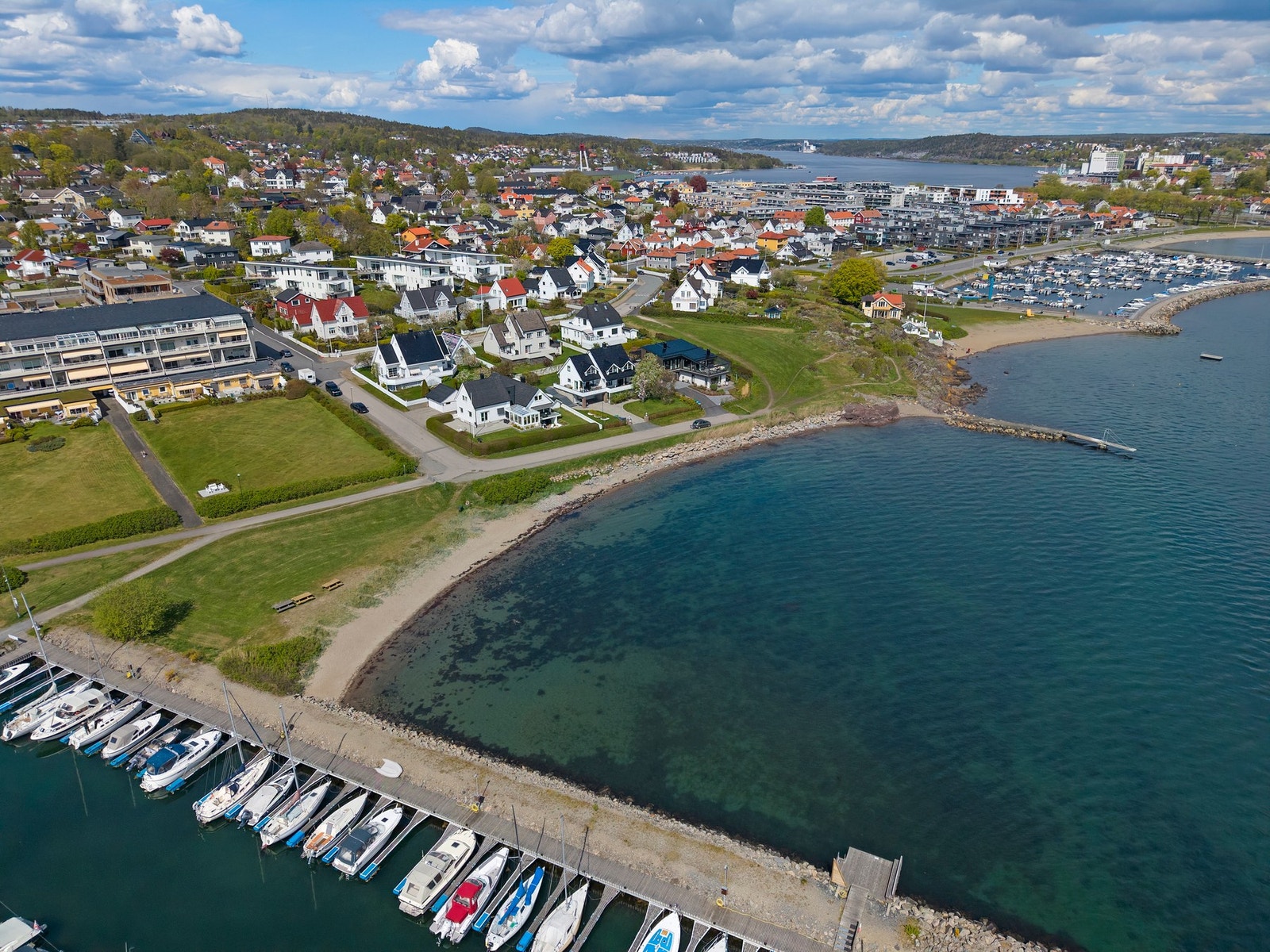 Strendene ligger som perler på en snor! Galleribilde