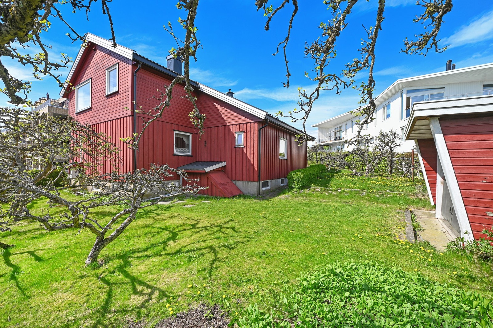 Taket ble tekket med ny takstein for ca. fire år siden. Galleribilde