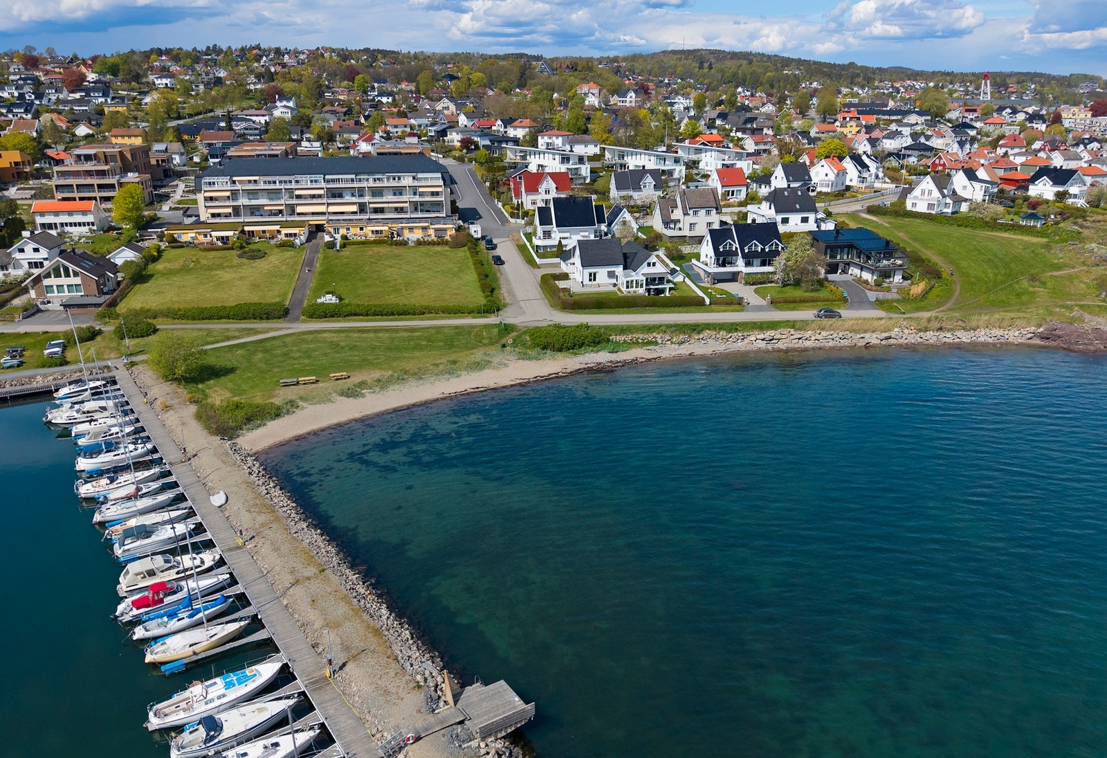 I nærområdet finner du også Fiskestranda, Søly båthavn og Sølystranda med badstue. Galleribilde