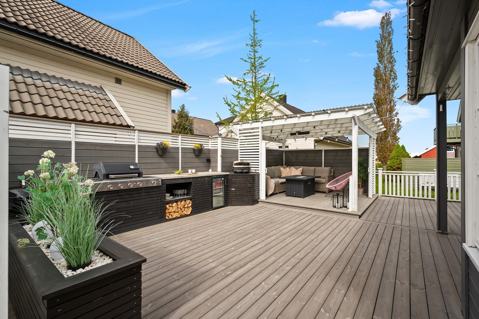 Flott opparbeidet terrasse på 50m² Galleribilde