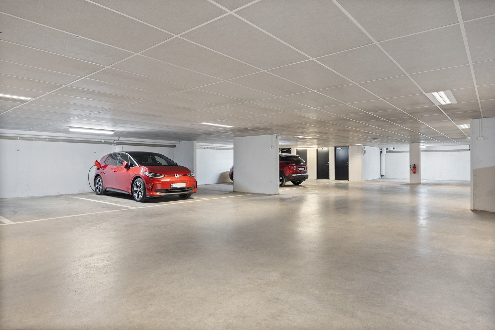 Det medfølger en fast garasjeplass i bygningens kjeller. Galleribilde