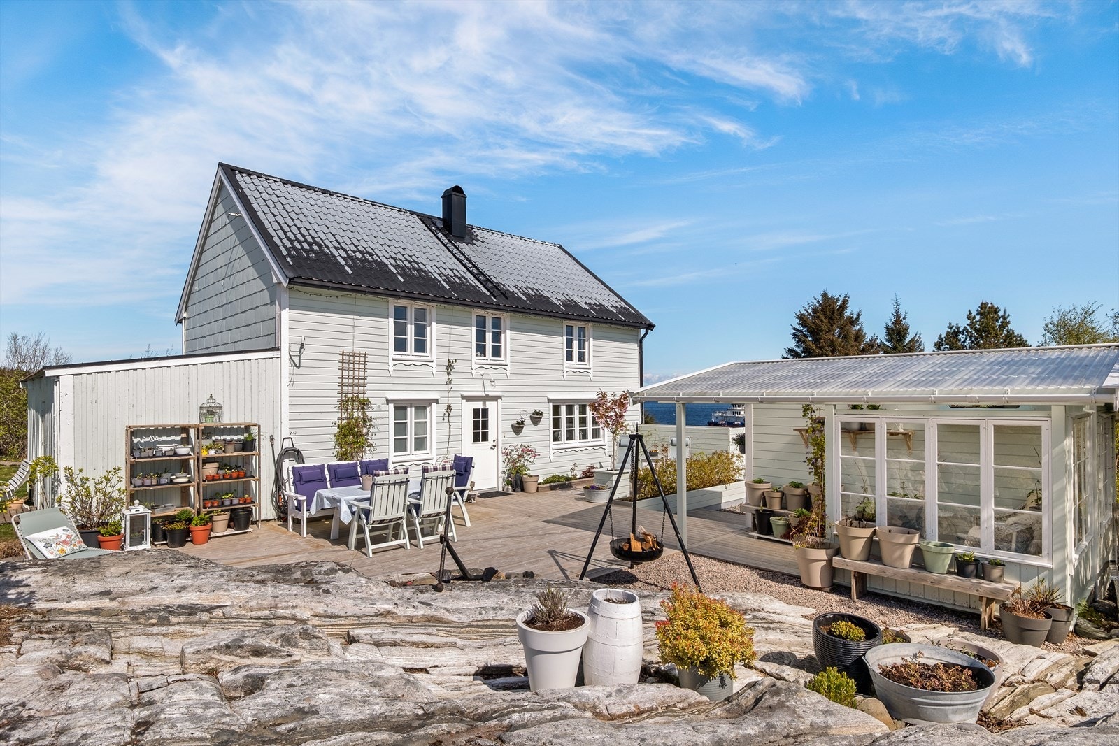 Din lokale eiendomsmegler Notar ønsker velkommen til Sandbuktveien 73! Galleribilde